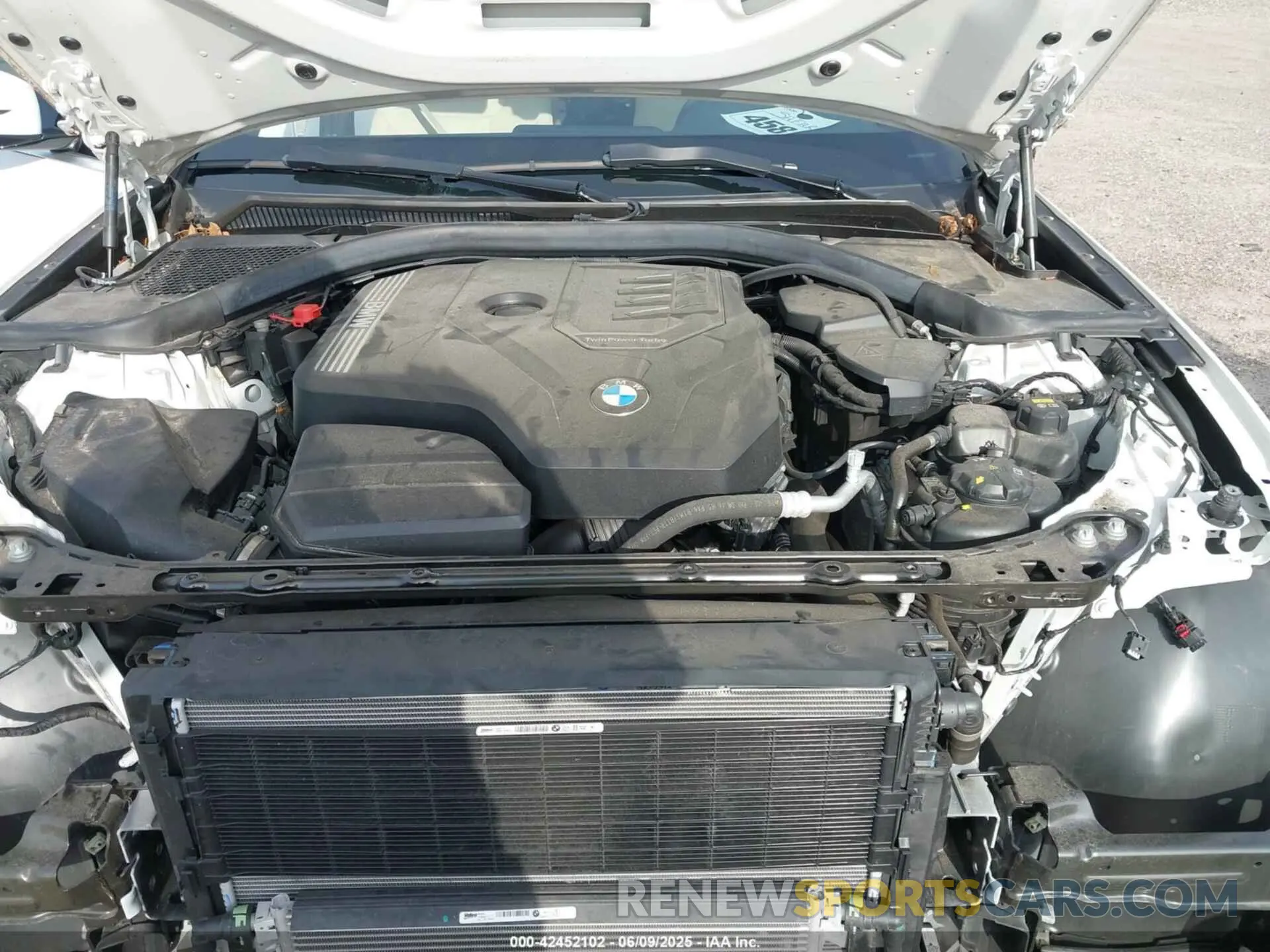 10 Photograph of a damaged car 3MW5R1J06M8B53040 BMW 330I 2021