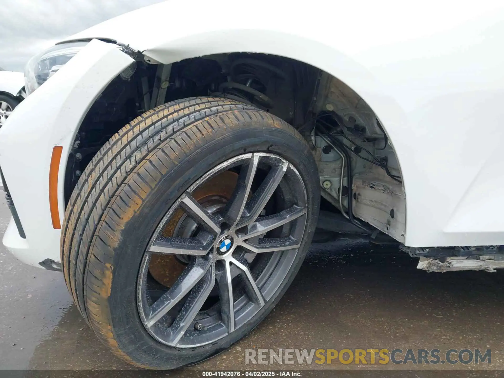 20 Photograph of a damaged car 3MW5R1J06M8B90668 BMW 330I 2021