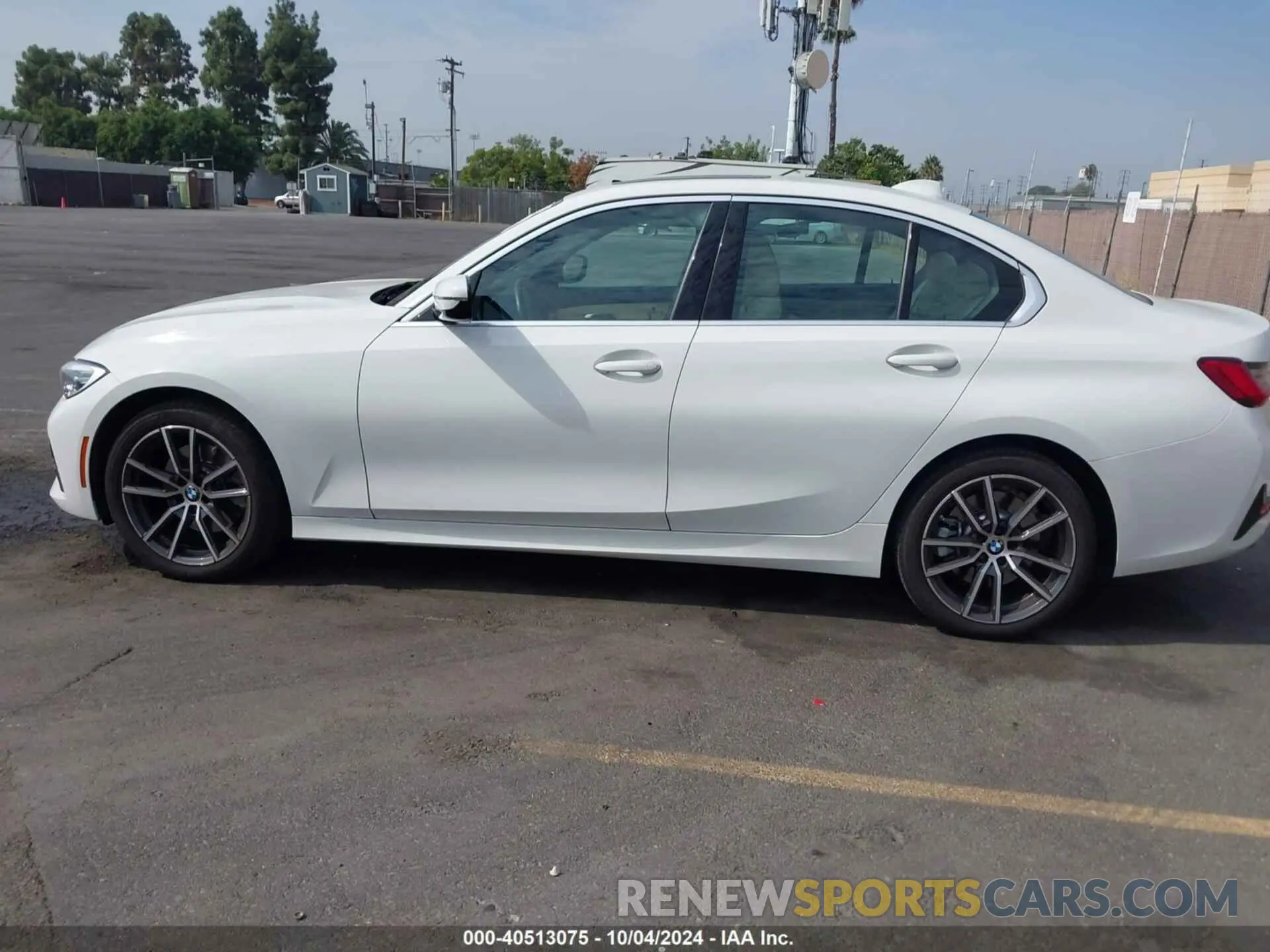 14 Photograph of a damaged car 3MW5R1J07M8B67075 BMW 330I 2021