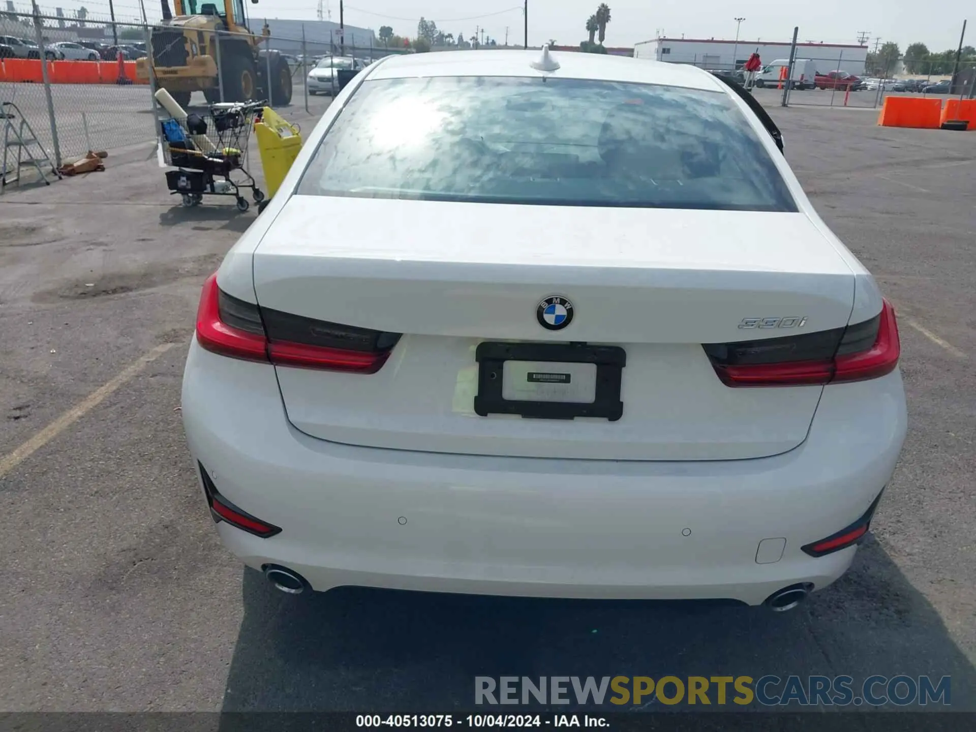 16 Photograph of a damaged car 3MW5R1J07M8B67075 BMW 330I 2021