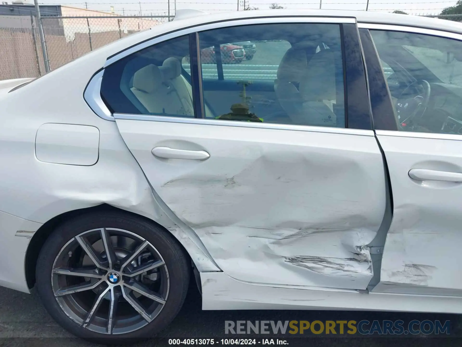 6 Photograph of a damaged car 3MW5R1J07M8B67075 BMW 330I 2021