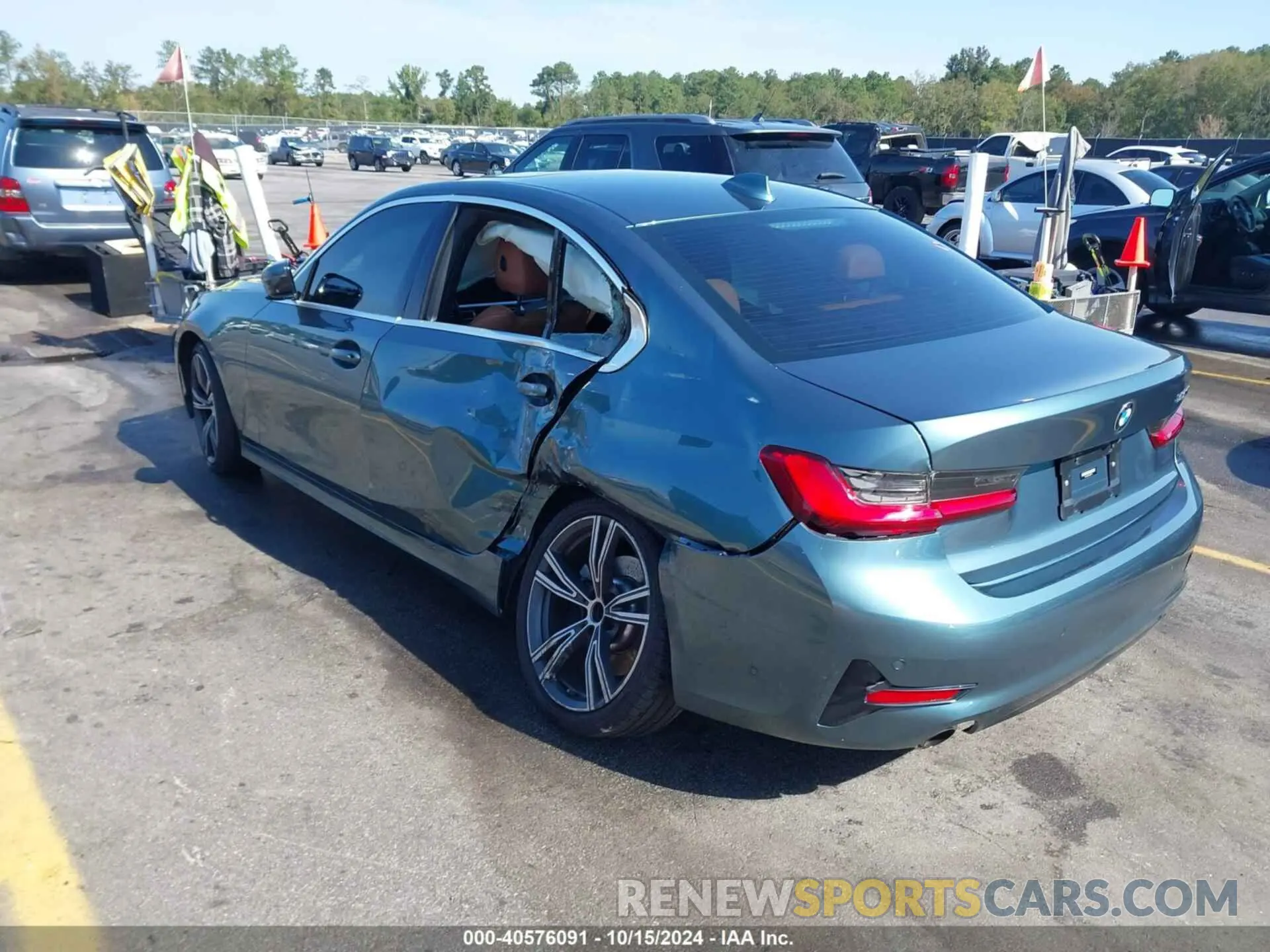 3 Photograph of a damaged car 3MW5R1J07M8B80117 BMW 330I 2021