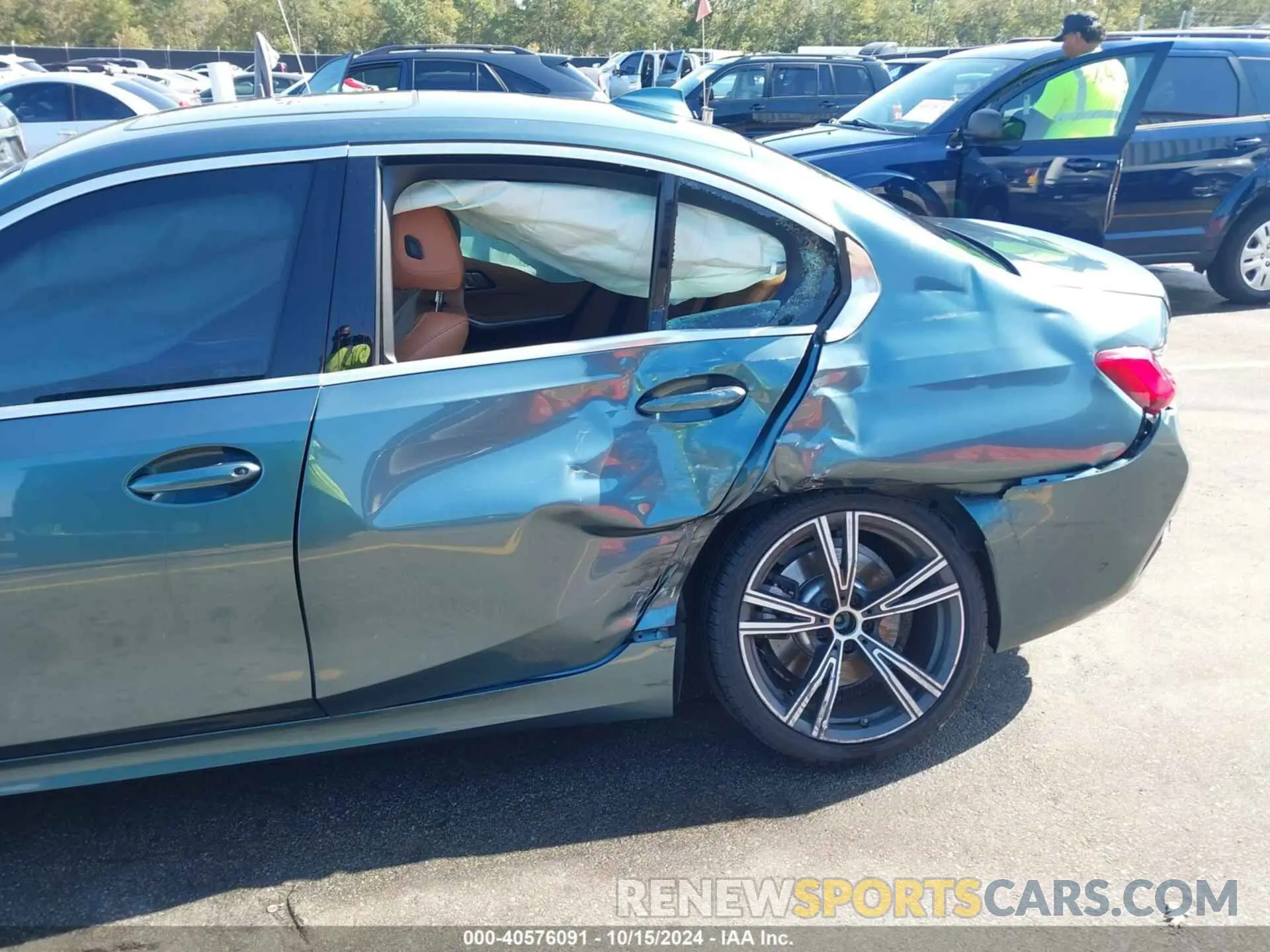 6 Photograph of a damaged car 3MW5R1J07M8B80117 BMW 330I 2021