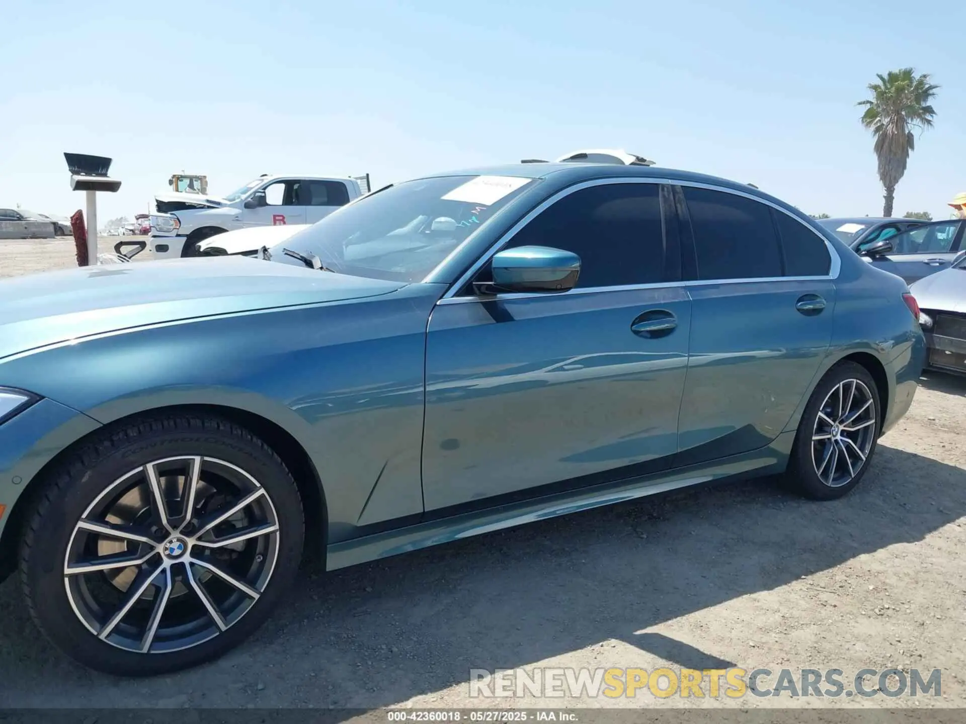 14 Photograph of a damaged car 3MW5R1J07M8B97158 BMW 330I 2021
