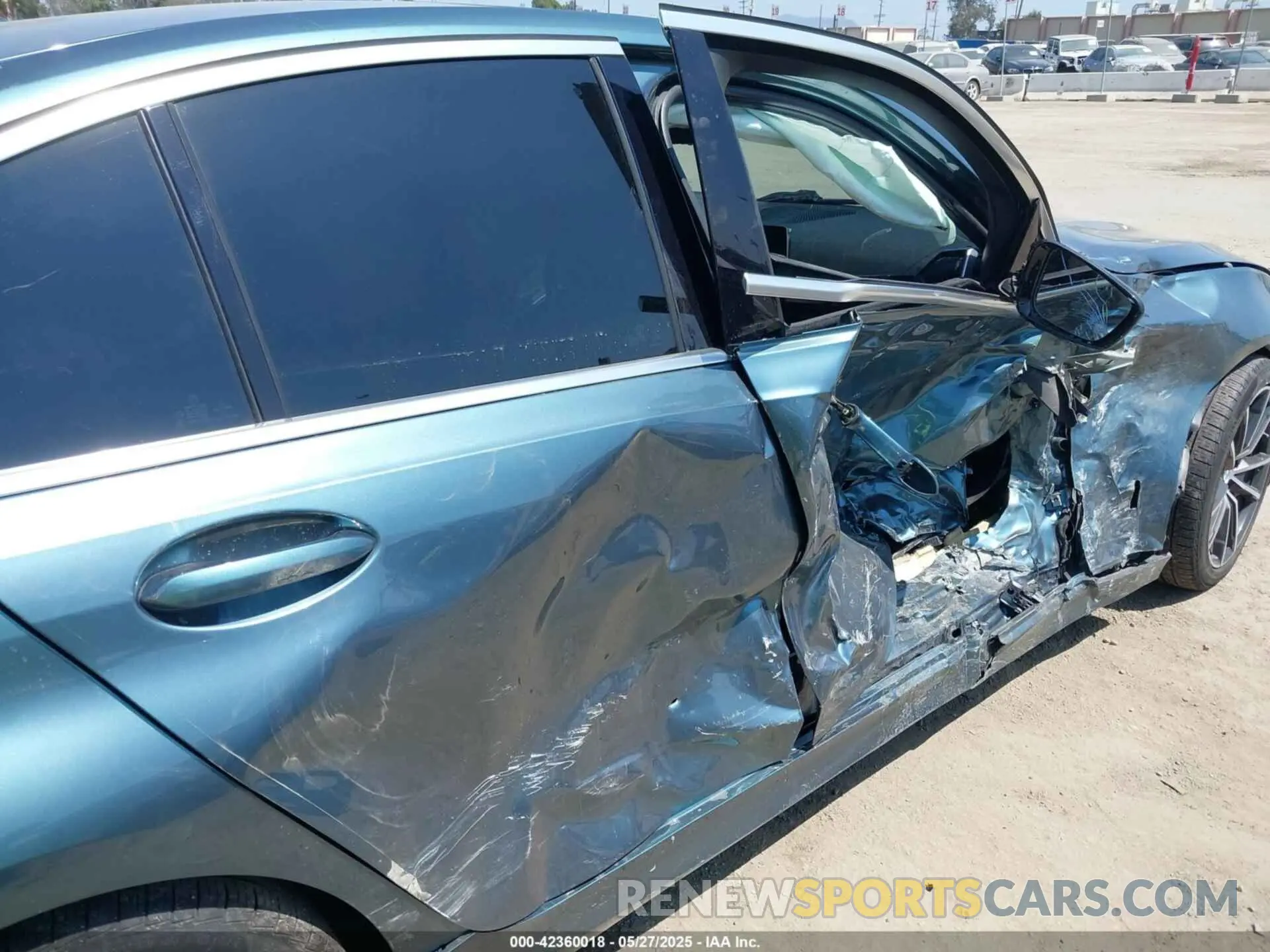6 Photograph of a damaged car 3MW5R1J07M8B97158 BMW 330I 2021