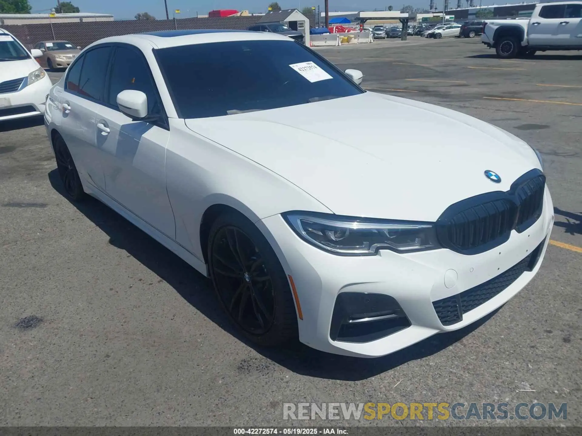 1 Photograph of a damaged car 3MW5R1J07M8C10703 BMW 330I 2021