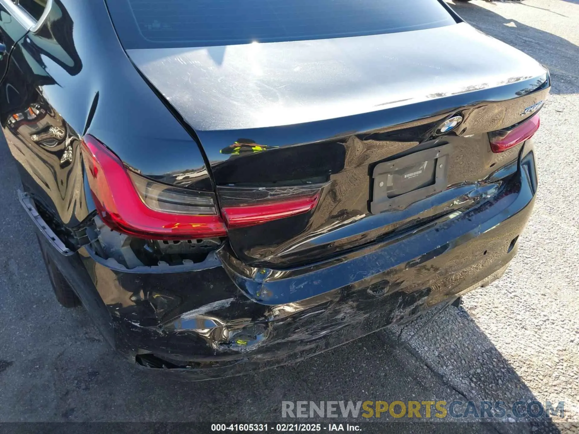 6 Photograph of a damaged car 3MW5R1J08M8B51760 BMW 330I 2021