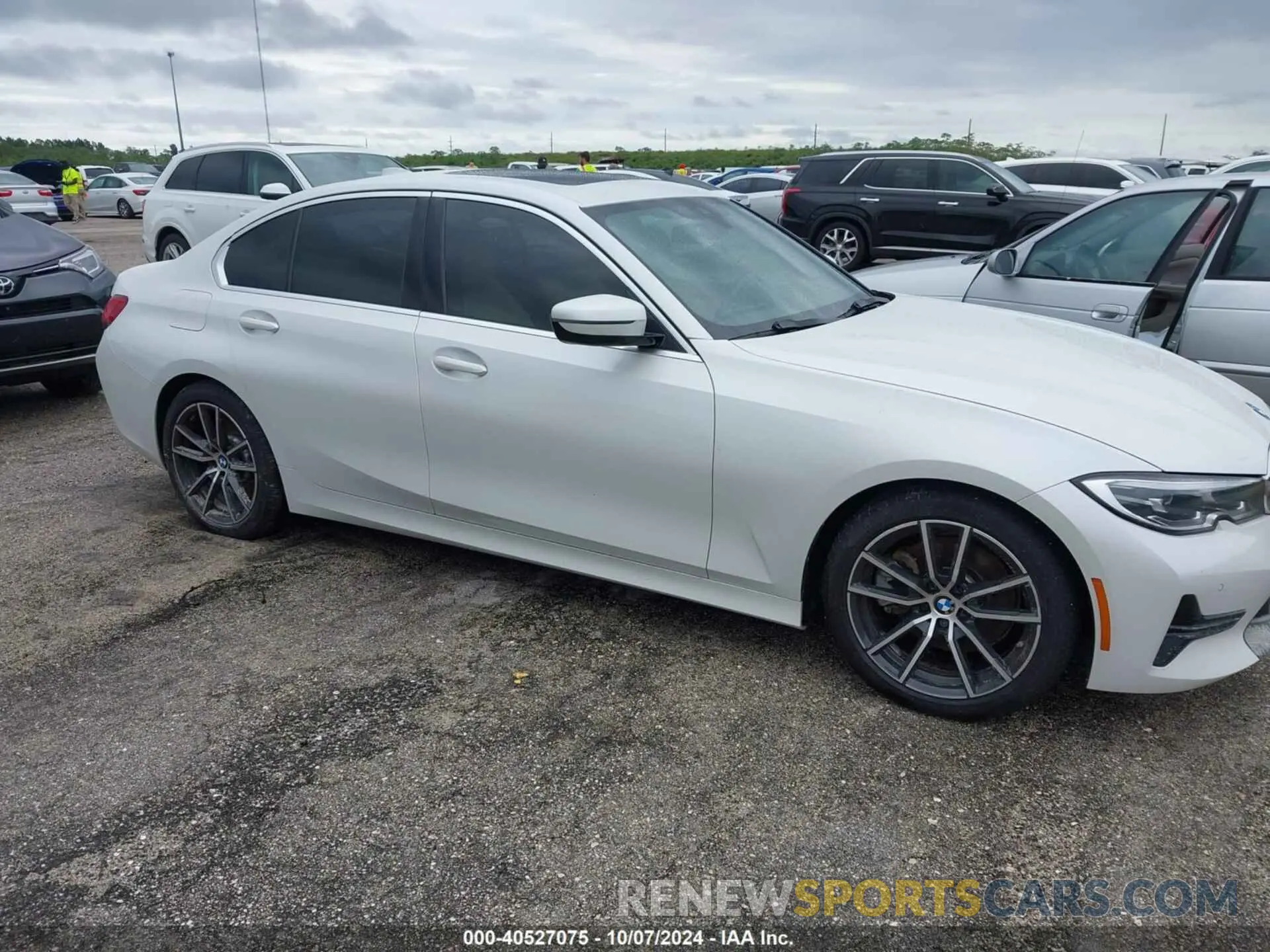13 Photograph of a damaged car 3MW5R1J08M8B61947 BMW 330I 2021