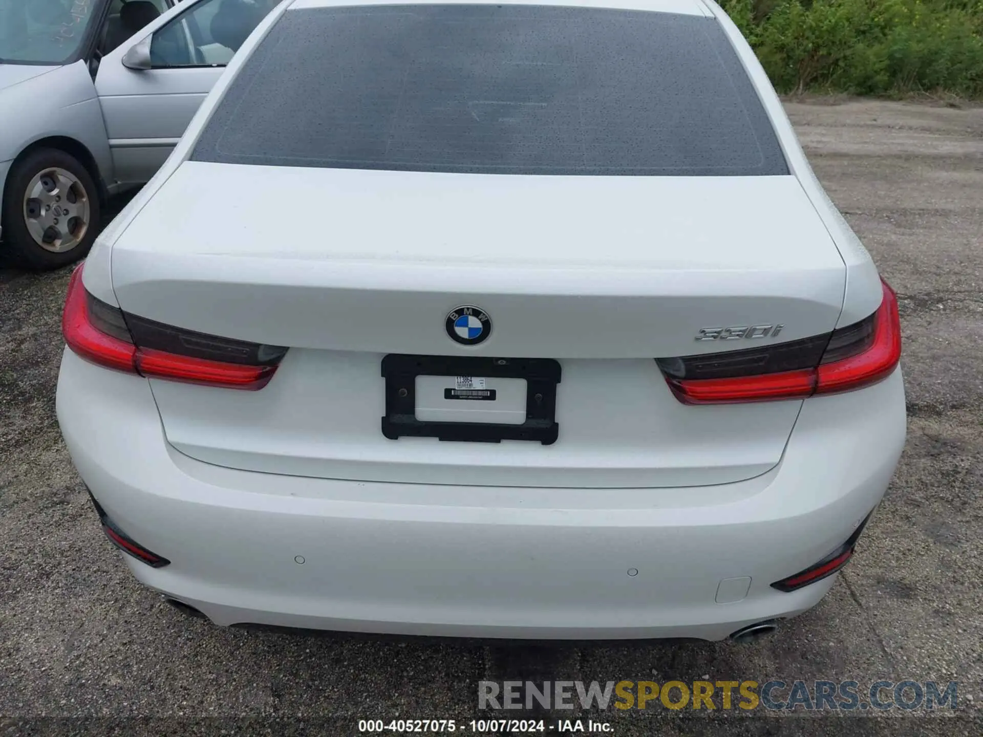 16 Photograph of a damaged car 3MW5R1J08M8B61947 BMW 330I 2021