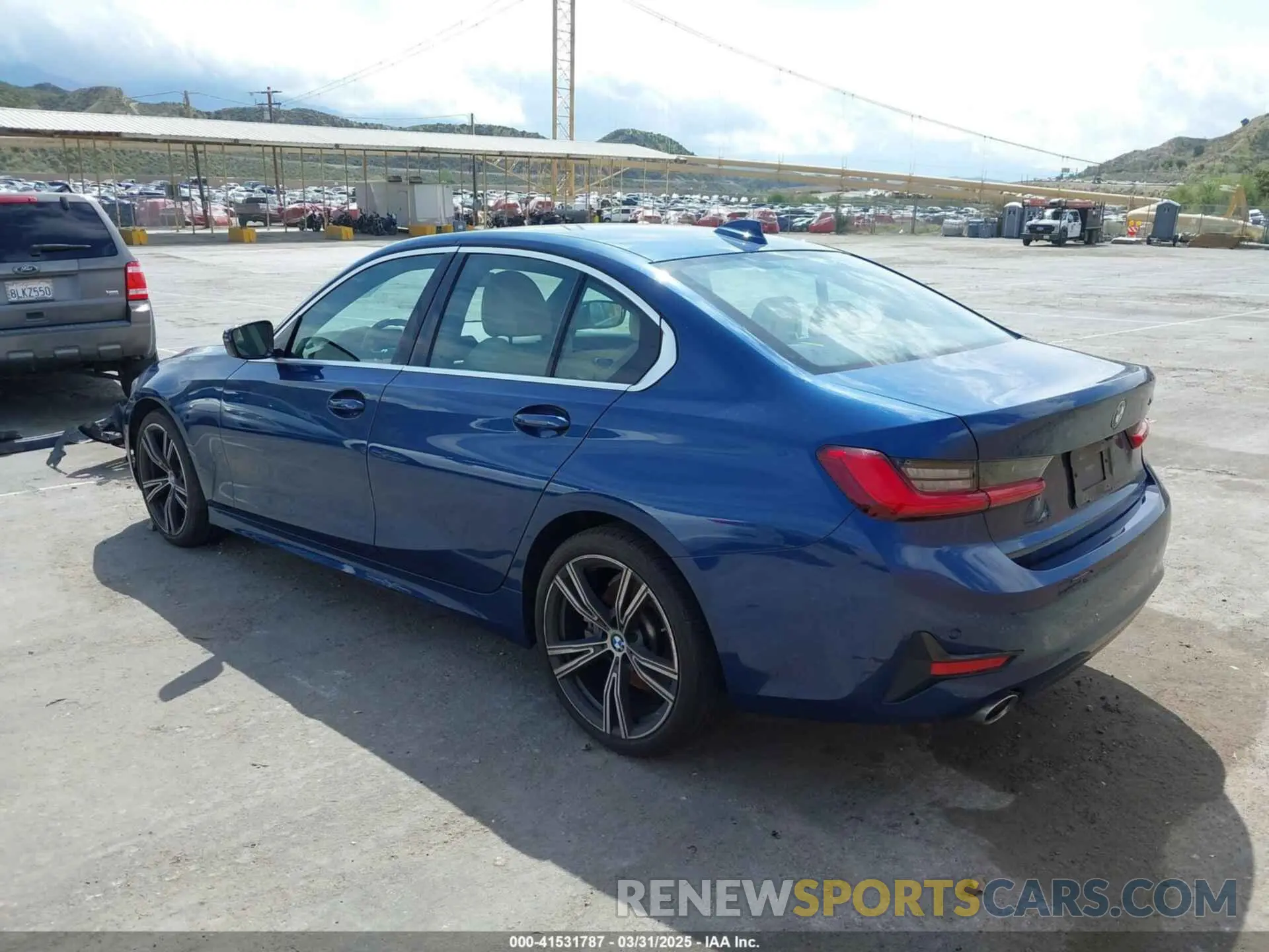 3 Photograph of a damaged car 3MW5R1J08M8B68283 BMW 330I 2021