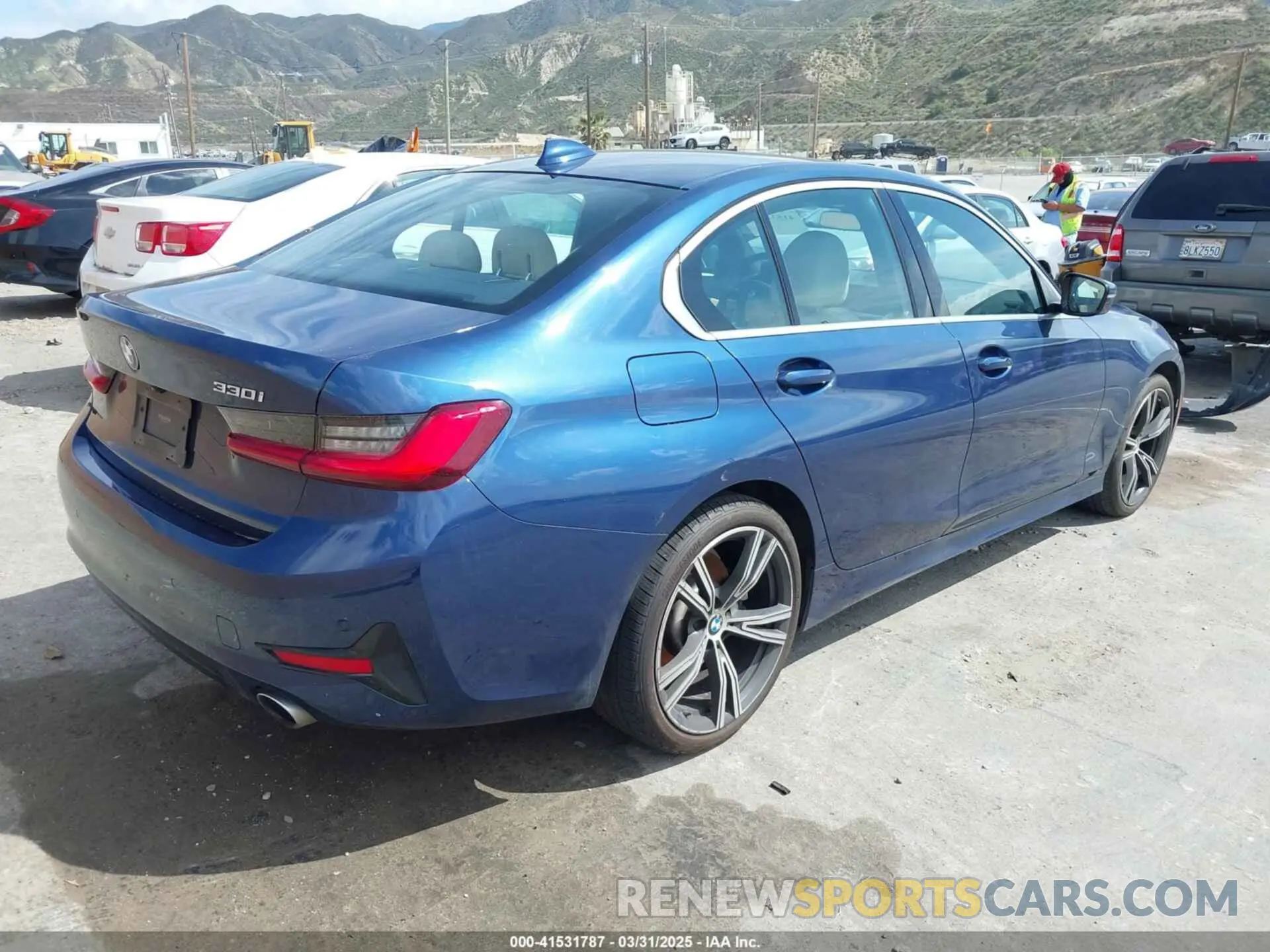 4 Photograph of a damaged car 3MW5R1J08M8B68283 BMW 330I 2021