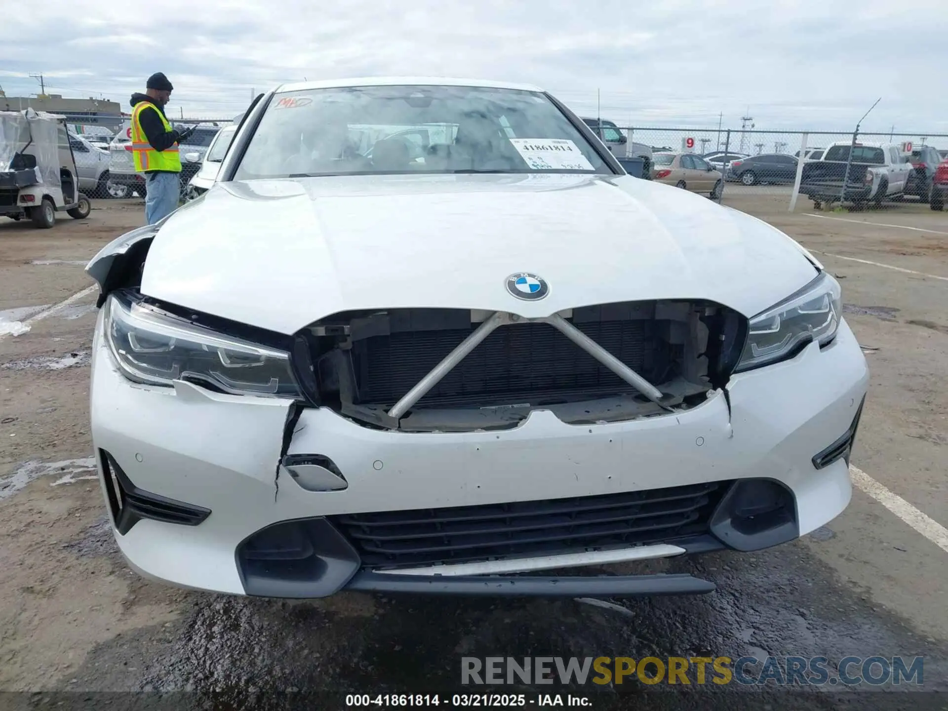 6 Photograph of a damaged car 3MW5R1J08M8C07261 BMW 330I 2021