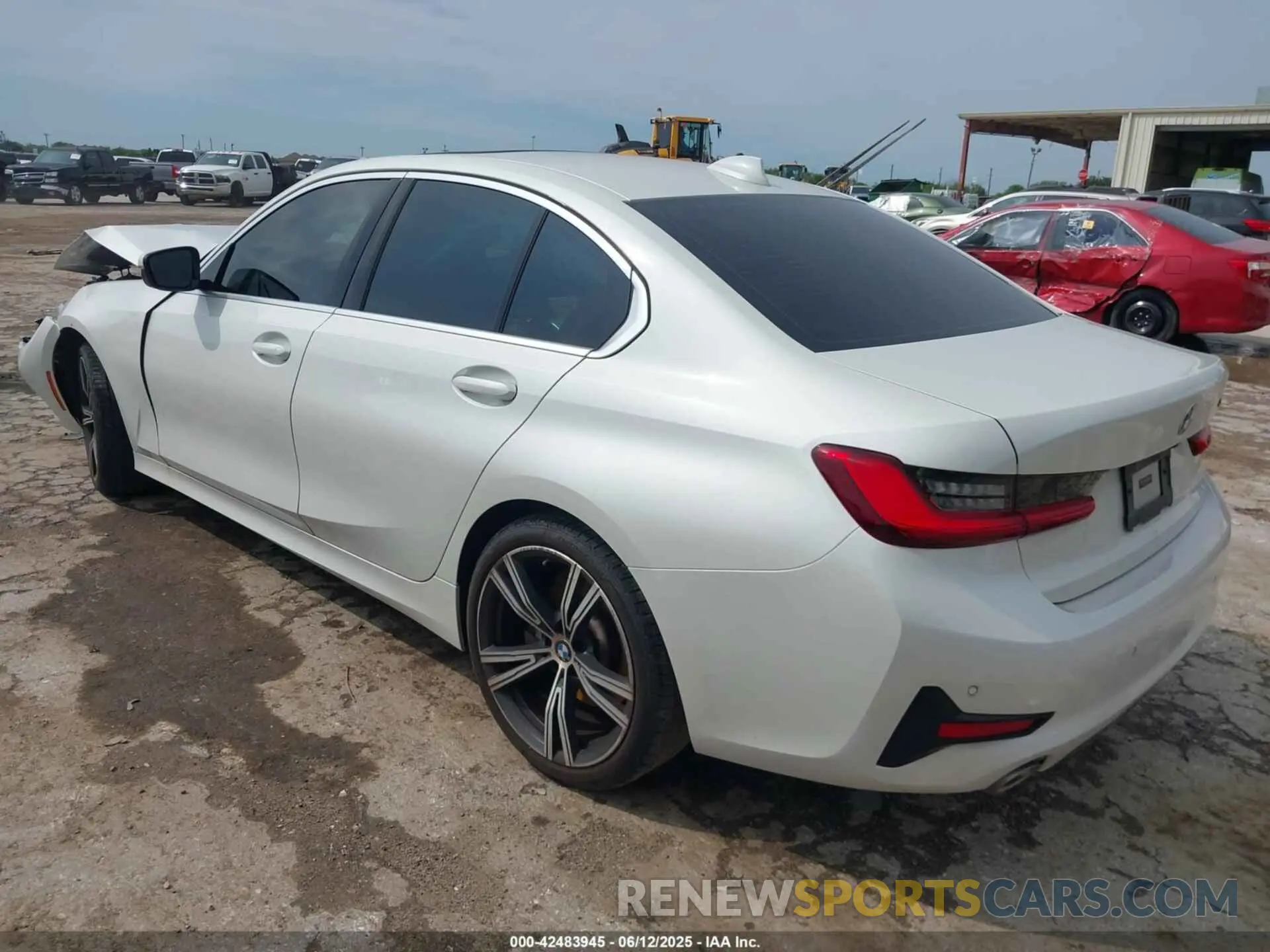3 Photograph of a damaged car 3MW5R1J09M8C08399 BMW 330I 2021
