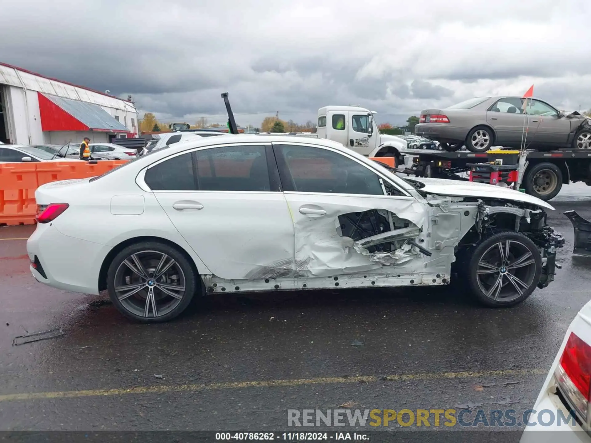 14 Photograph of a damaged car 3MW5R1J09M8C08421 BMW 330I 2021
