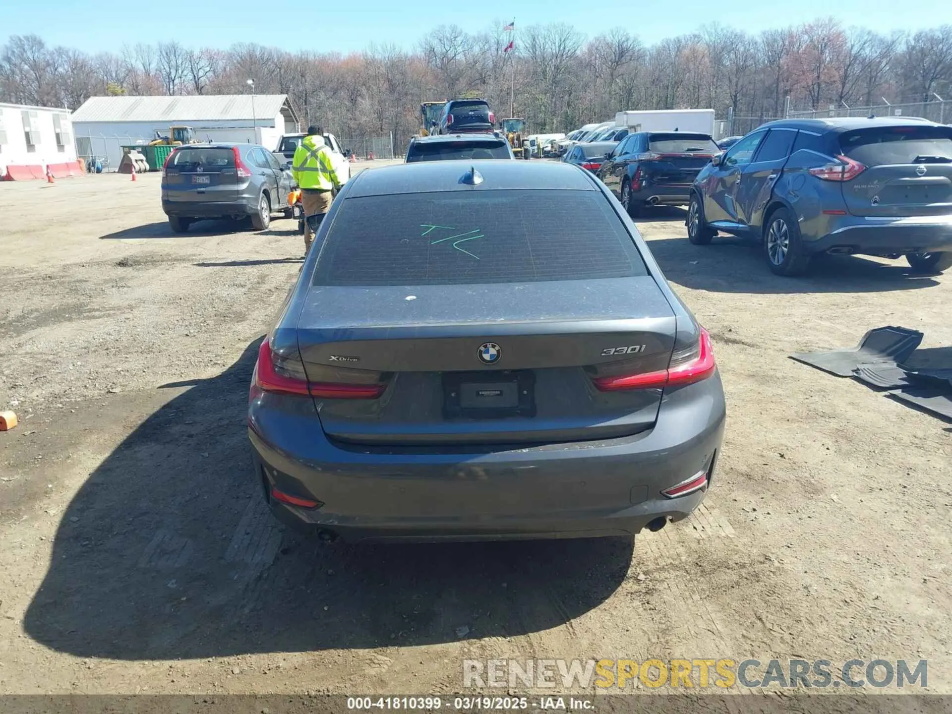 16 Photograph of a damaged car 3MW5R7J00M8B97750 BMW 330I 2021