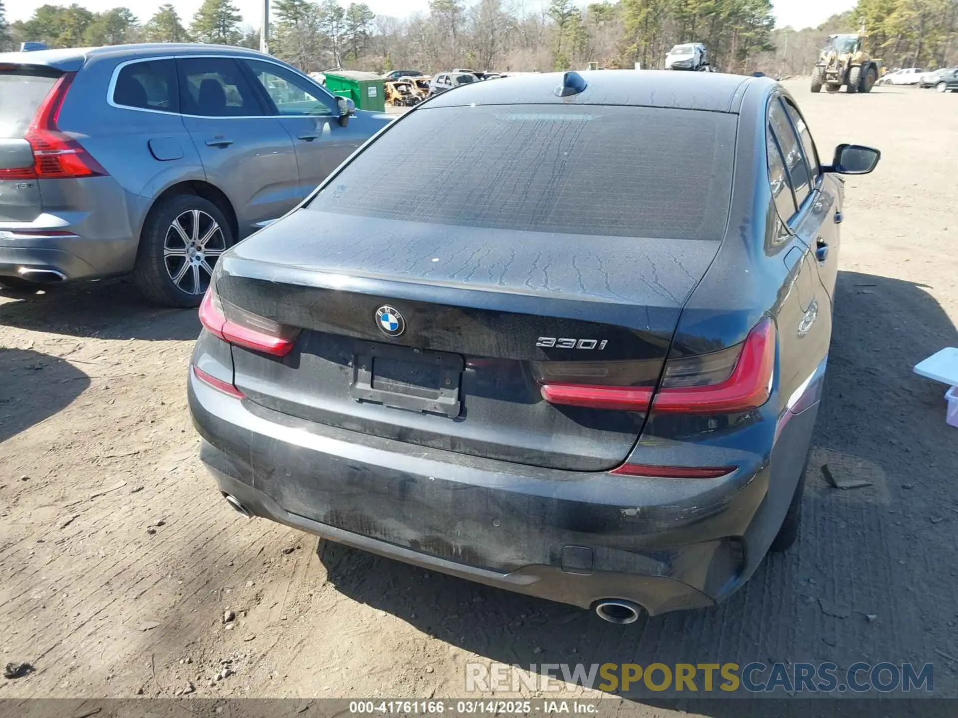 16 Photograph of a damaged car 3MW5R7J01M8B70024 BMW 330I 2021