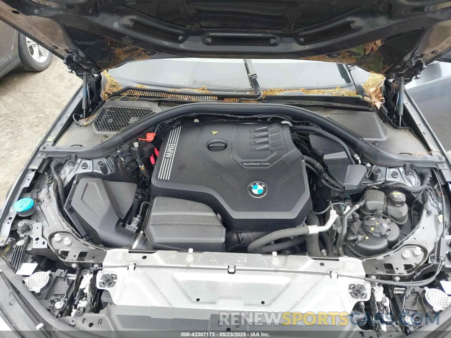 10 Photograph of a damaged car 3MW5R7J01M8B94131 BMW 330I 2021