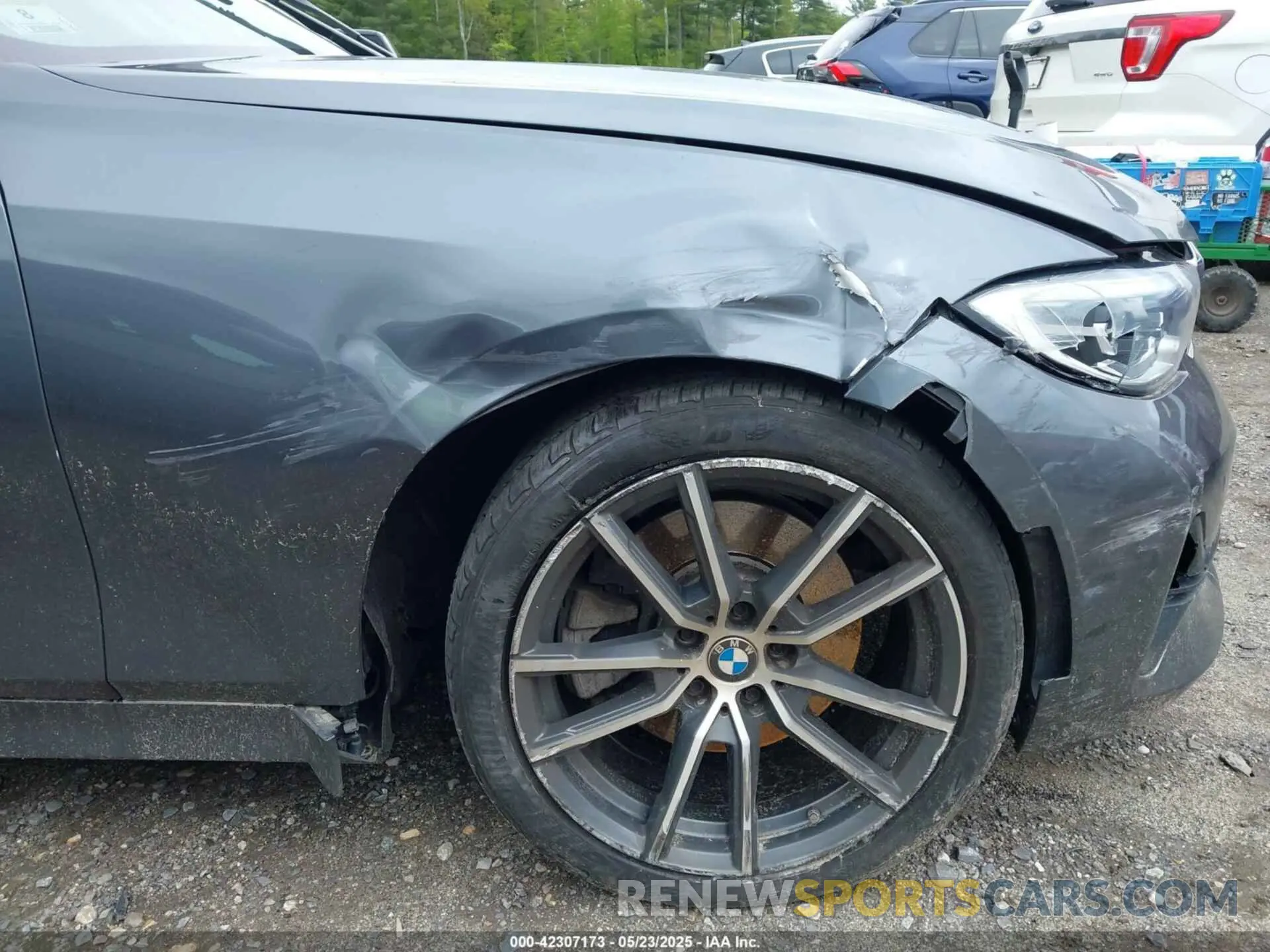 17 Photograph of a damaged car 3MW5R7J01M8B94131 BMW 330I 2021