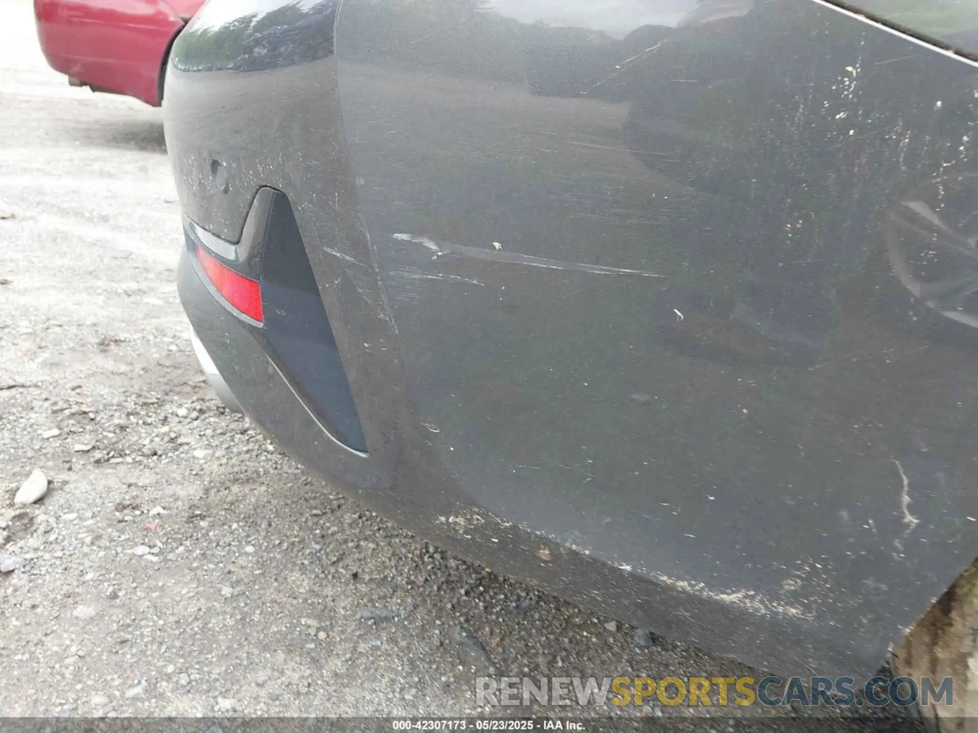 20 Photograph of a damaged car 3MW5R7J01M8B94131 BMW 330I 2021