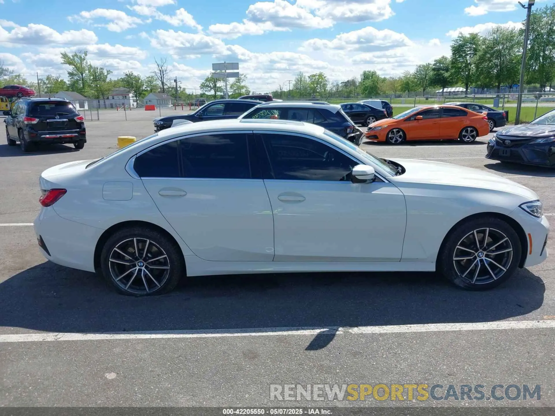 13 Photograph of a damaged car 3MW5R7J02M8B52034 BMW 330I 2021