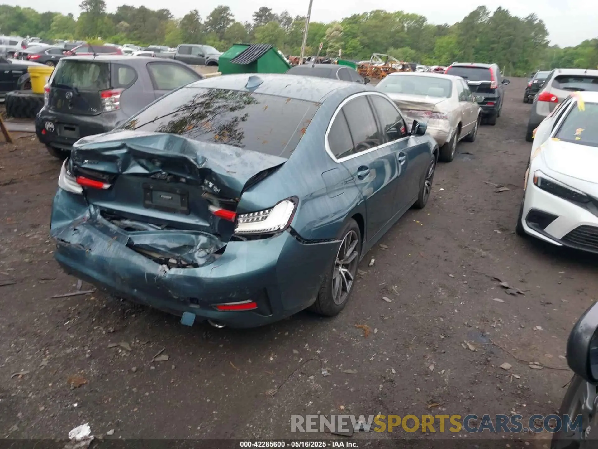 4 Photograph of a damaged car 3MW5R7J02M8B84918 BMW 330I 2021