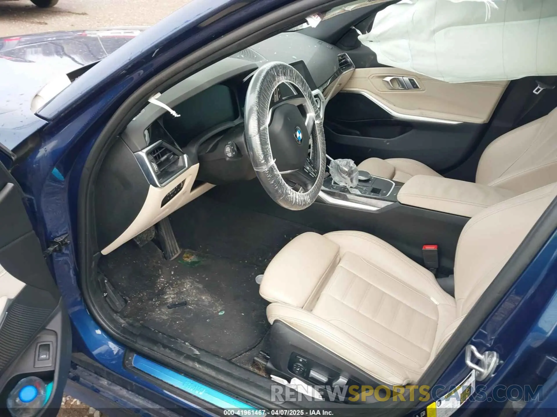 5 Photograph of a damaged car 3MW5R7J02M8C03547 BMW 330I 2021
