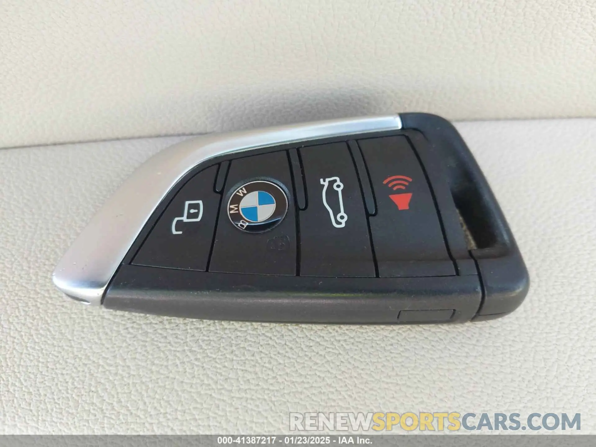 11 Photograph of a damaged car 3MW5R7J02M8C21224 BMW 330I 2021