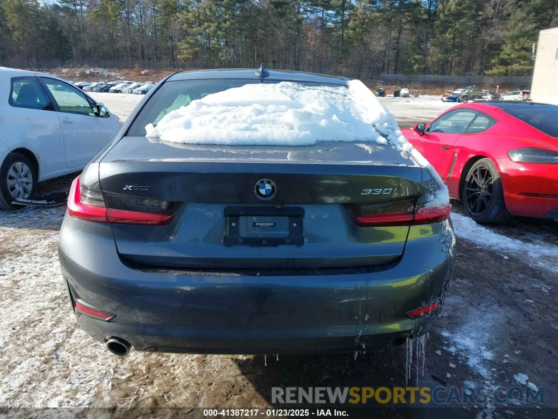 16 Photograph of a damaged car 3MW5R7J02M8C21224 BMW 330I 2021