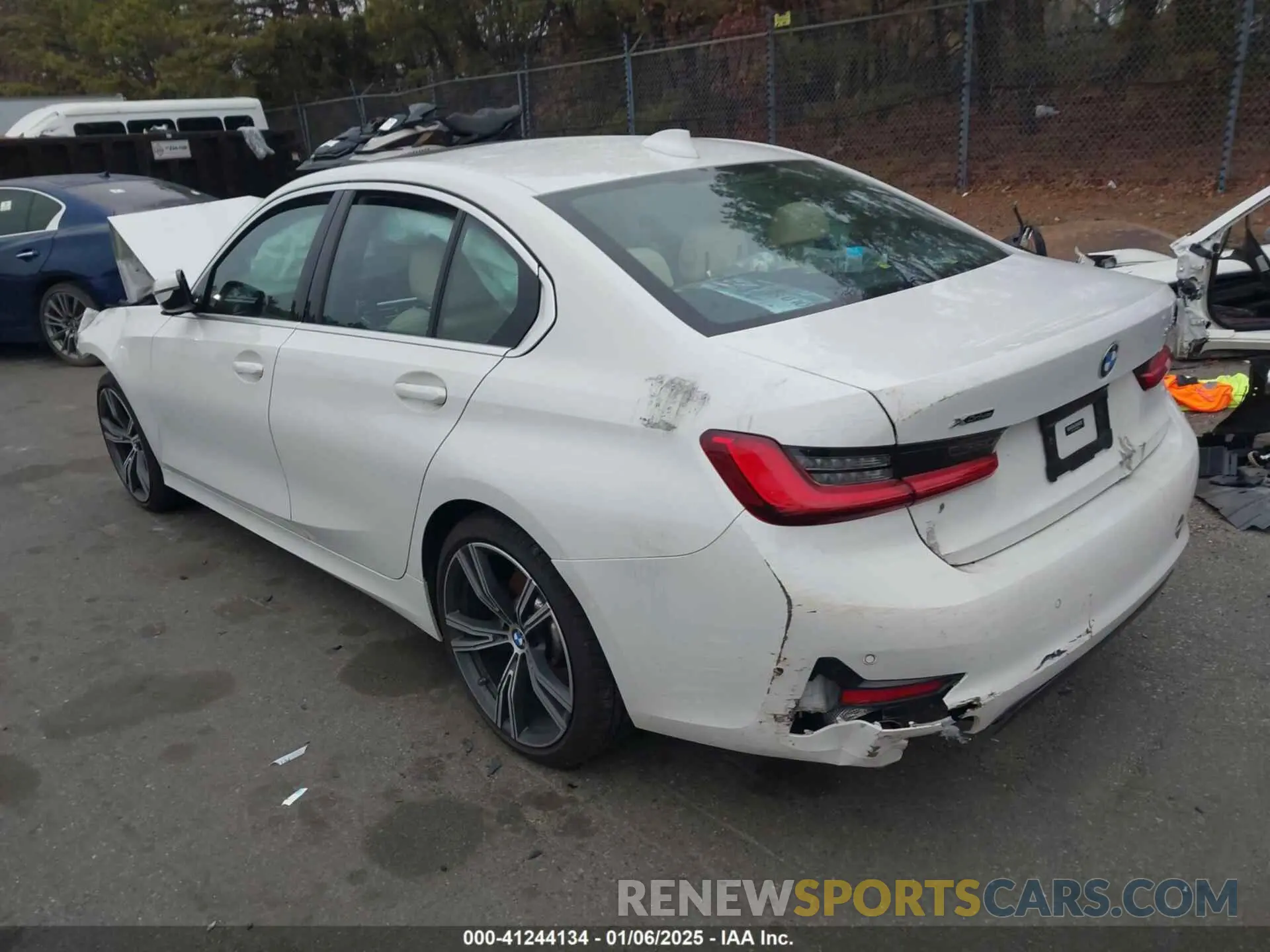 3 Photograph of a damaged car 3MW5R7J03M8B65004 BMW 330I 2021