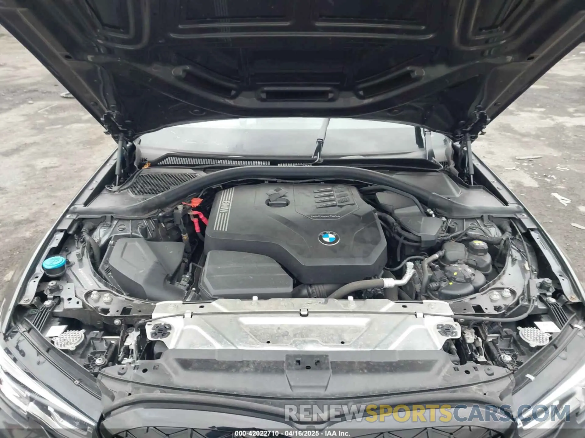 10 Photograph of a damaged car 3MW5R7J03M8B73085 BMW 330I 2021