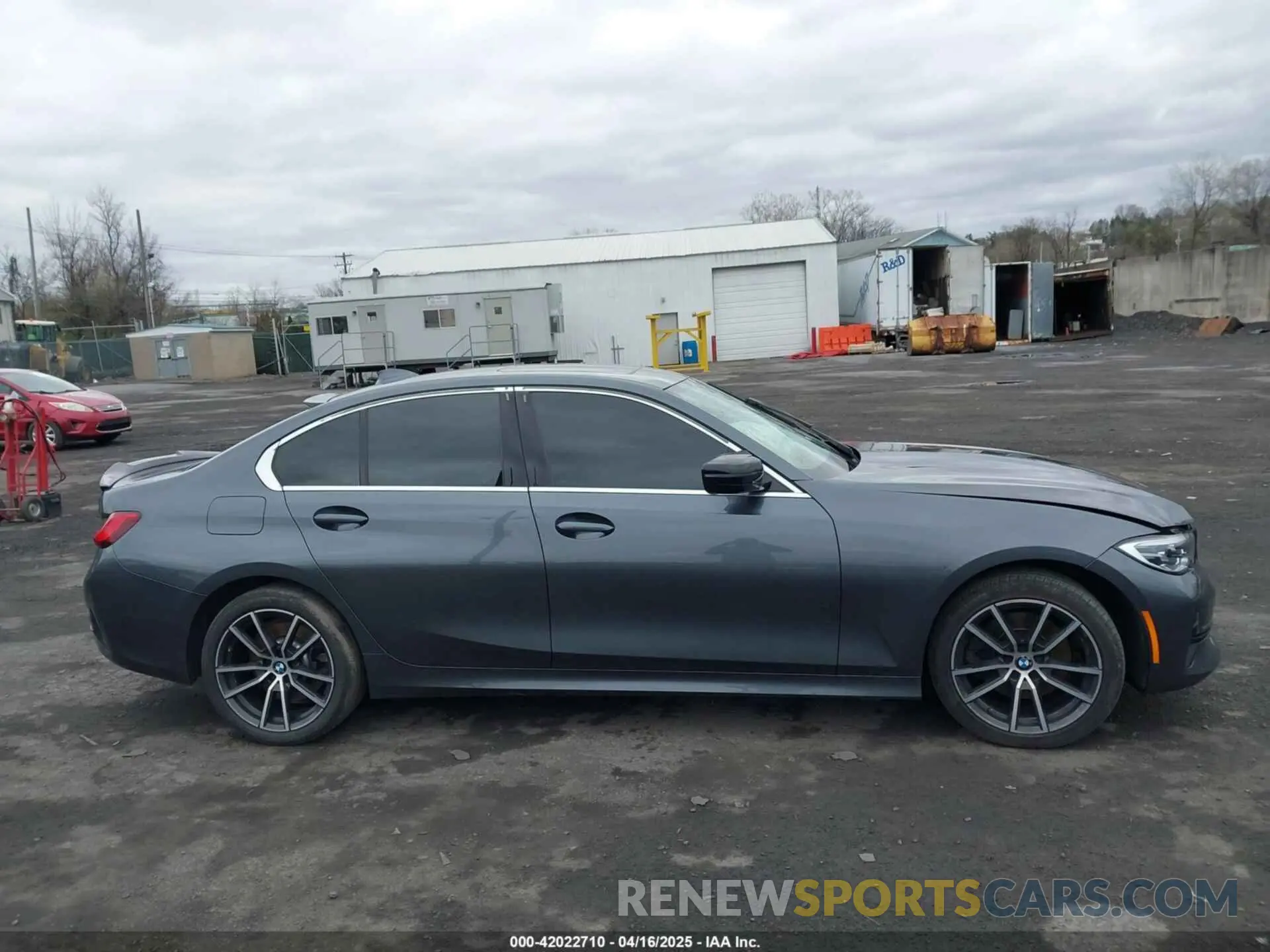 13 Photograph of a damaged car 3MW5R7J03M8B73085 BMW 330I 2021