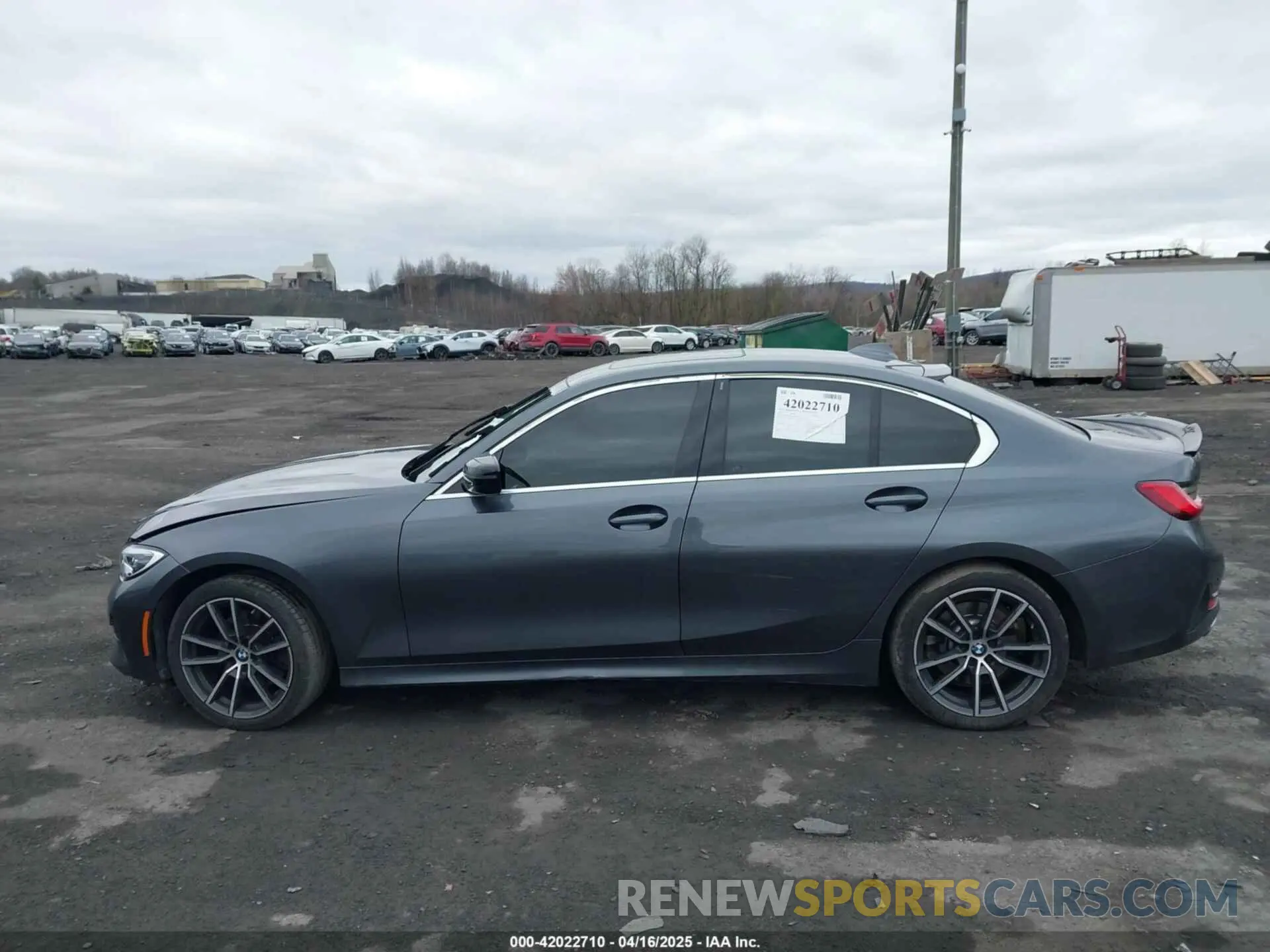 14 Photograph of a damaged car 3MW5R7J03M8B73085 BMW 330I 2021