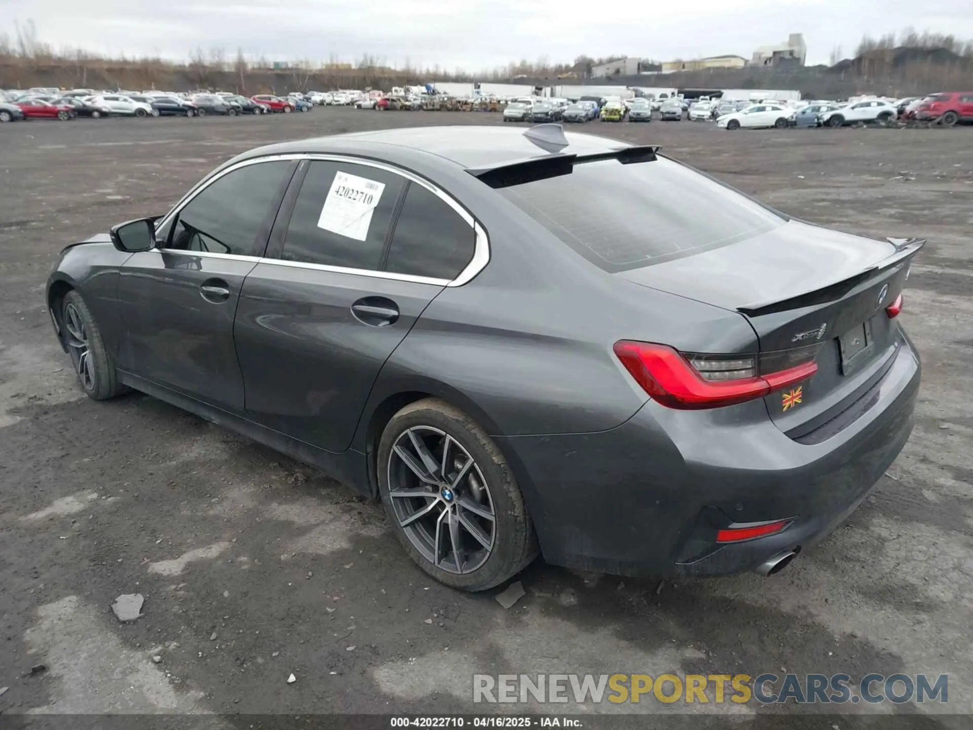 3 Photograph of a damaged car 3MW5R7J03M8B73085 BMW 330I 2021