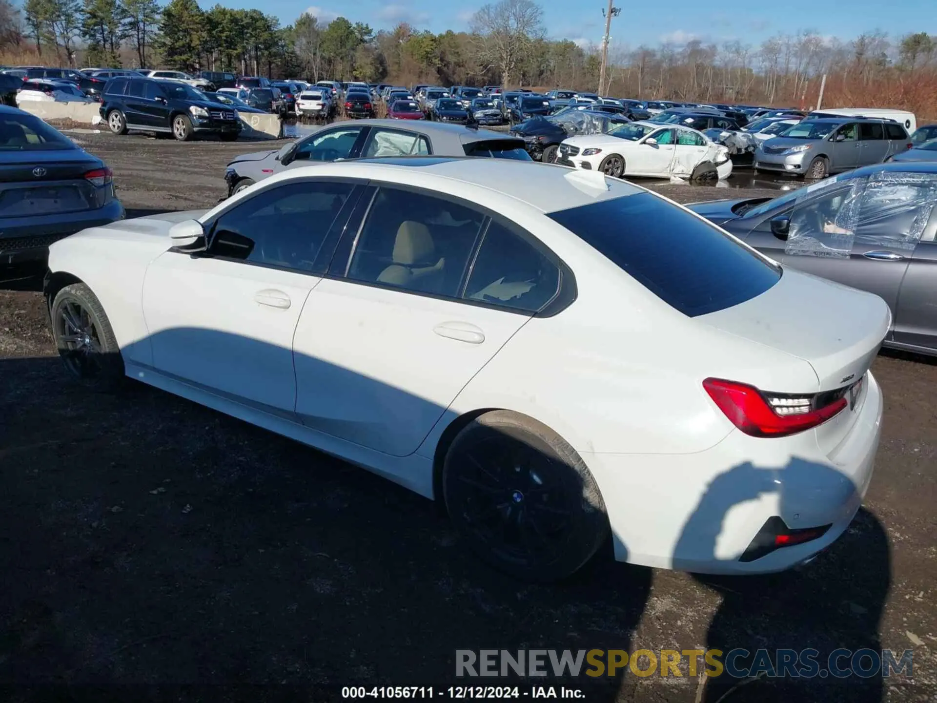 14 Photograph of a damaged car 3MW5R7J03M8B81459 BMW 330I 2021