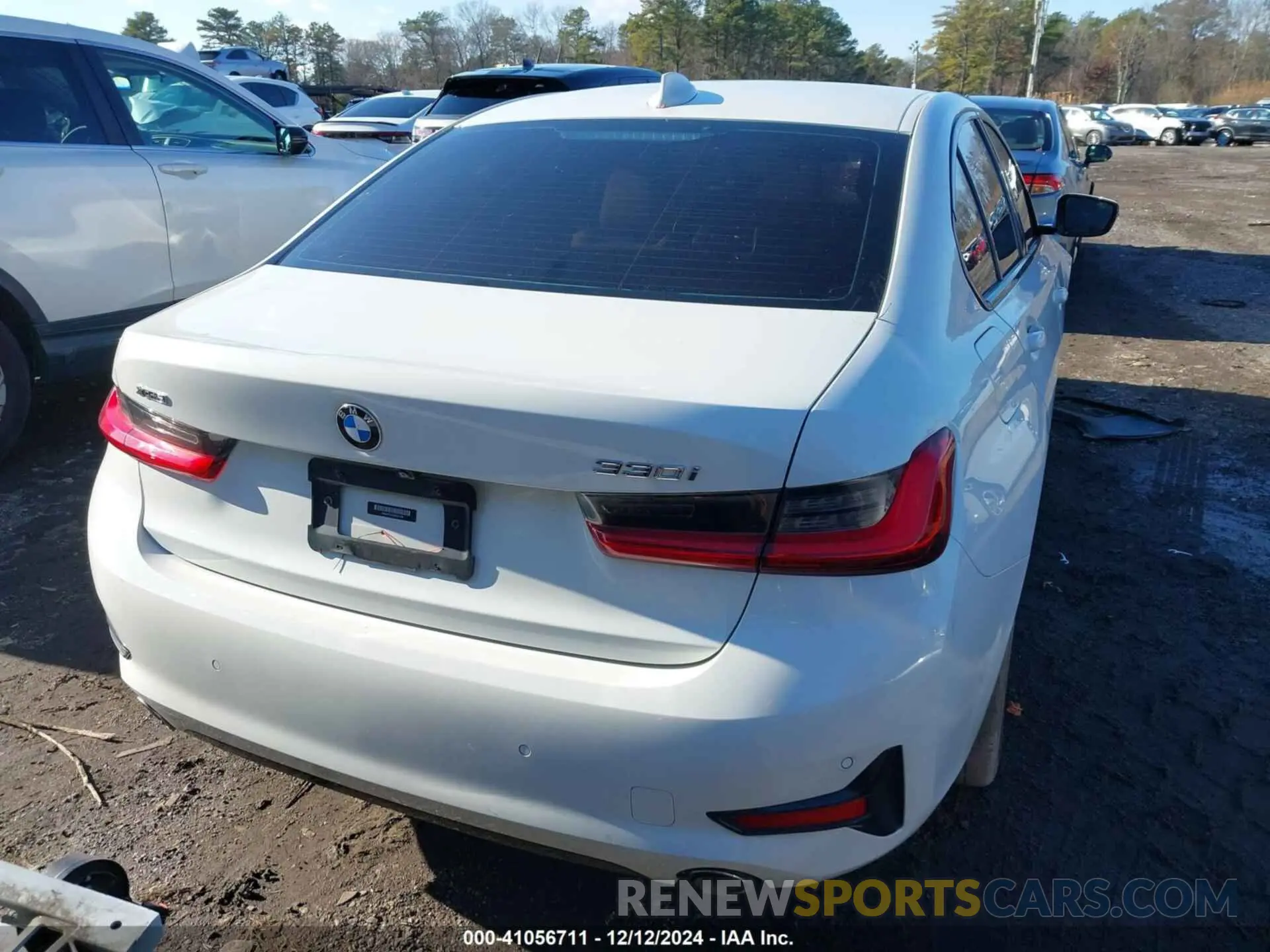 16 Photograph of a damaged car 3MW5R7J03M8B81459 BMW 330I 2021
