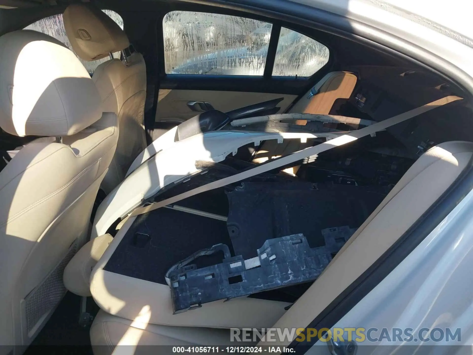 8 Photograph of a damaged car 3MW5R7J03M8B81459 BMW 330I 2021