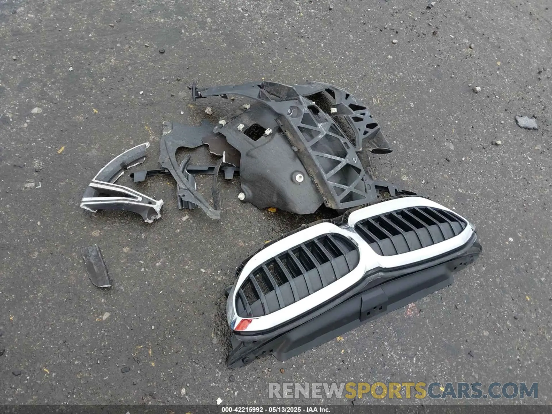 12 Photograph of a damaged car 3MW5R7J04M8B97542 BMW 330I 2021