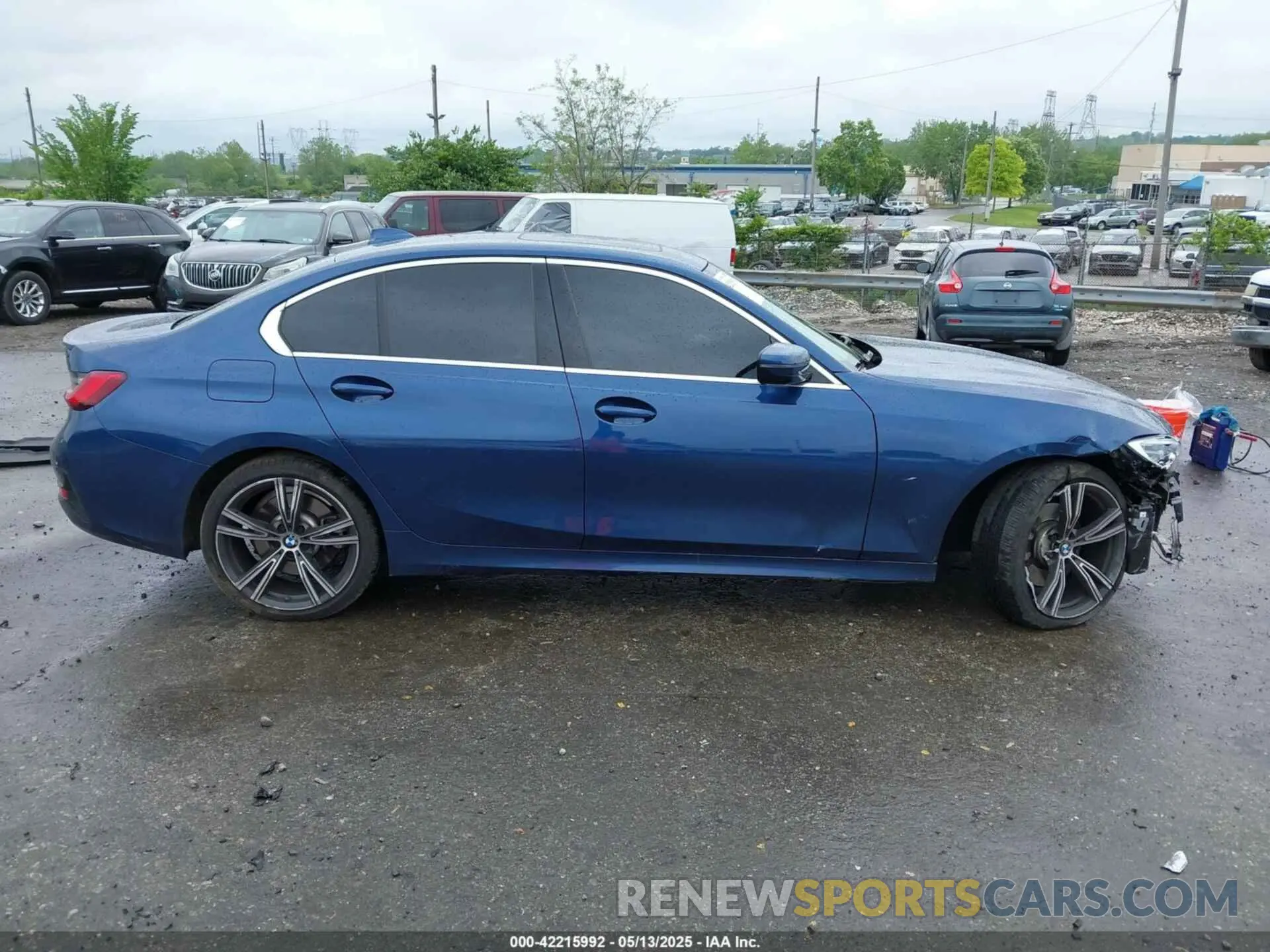 14 Photograph of a damaged car 3MW5R7J04M8B97542 BMW 330I 2021