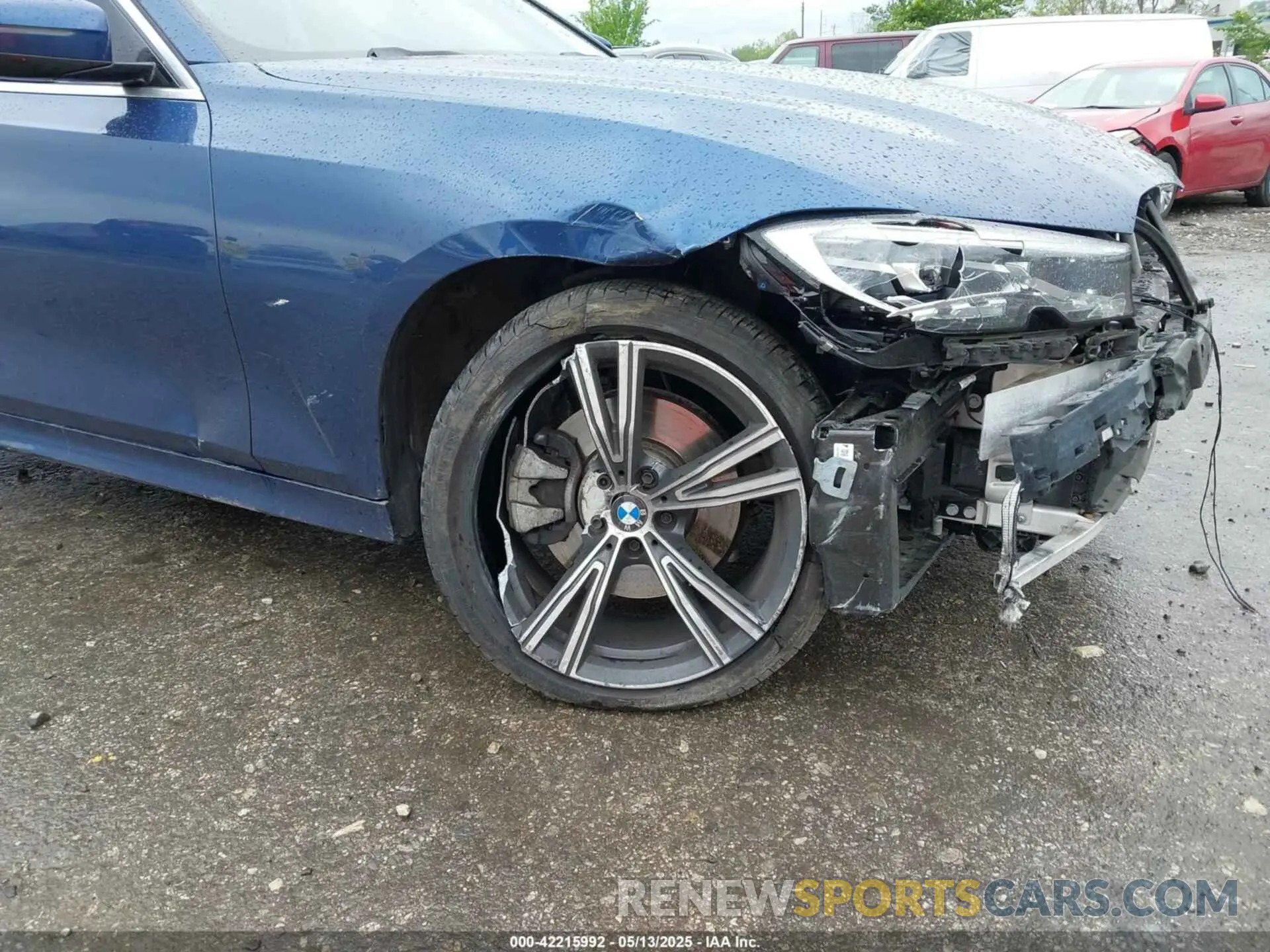 18 Photograph of a damaged car 3MW5R7J04M8B97542 BMW 330I 2021