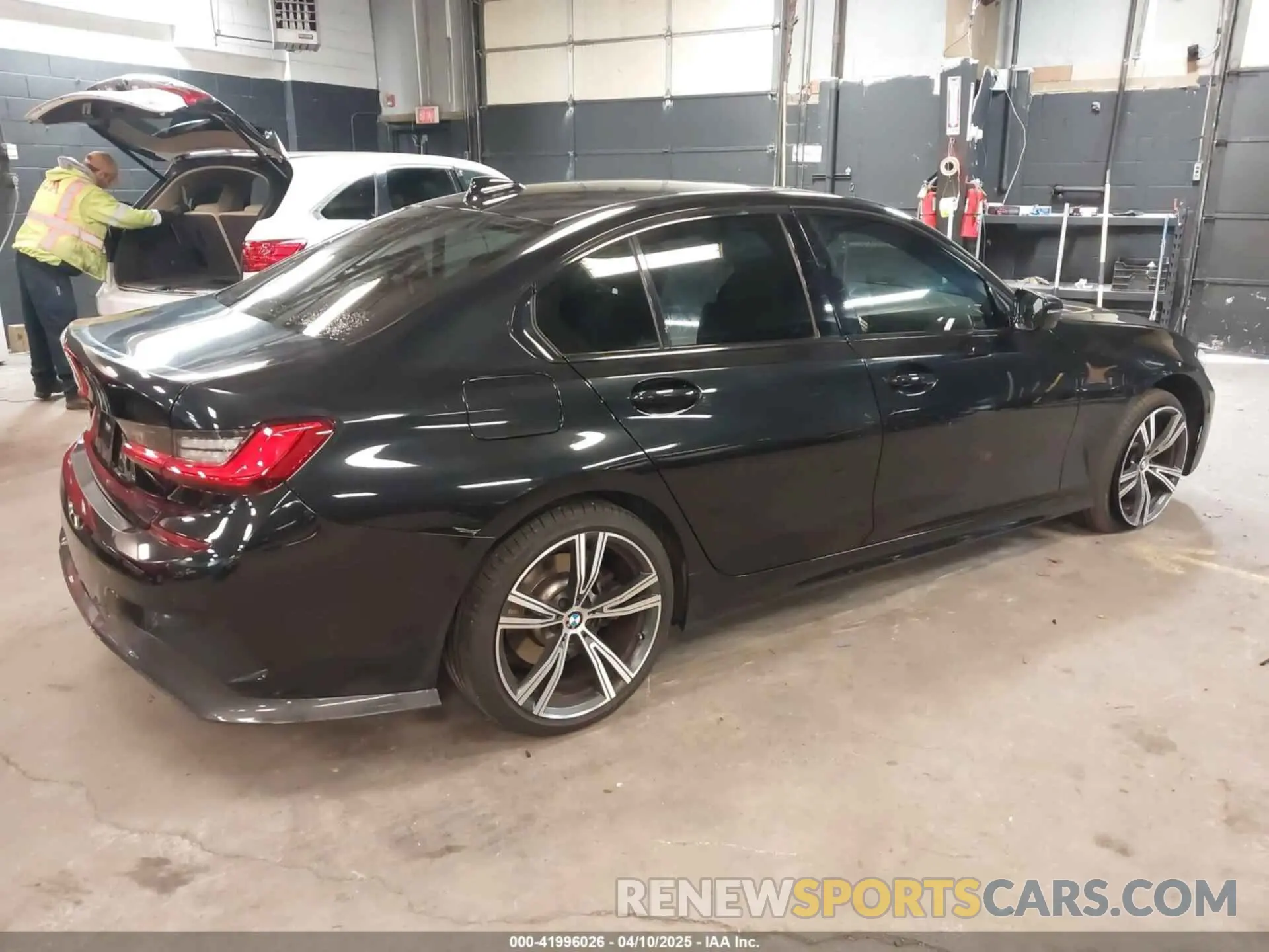 4 Photograph of a damaged car 3MW5R7J05M8B48303 BMW 330I 2021
