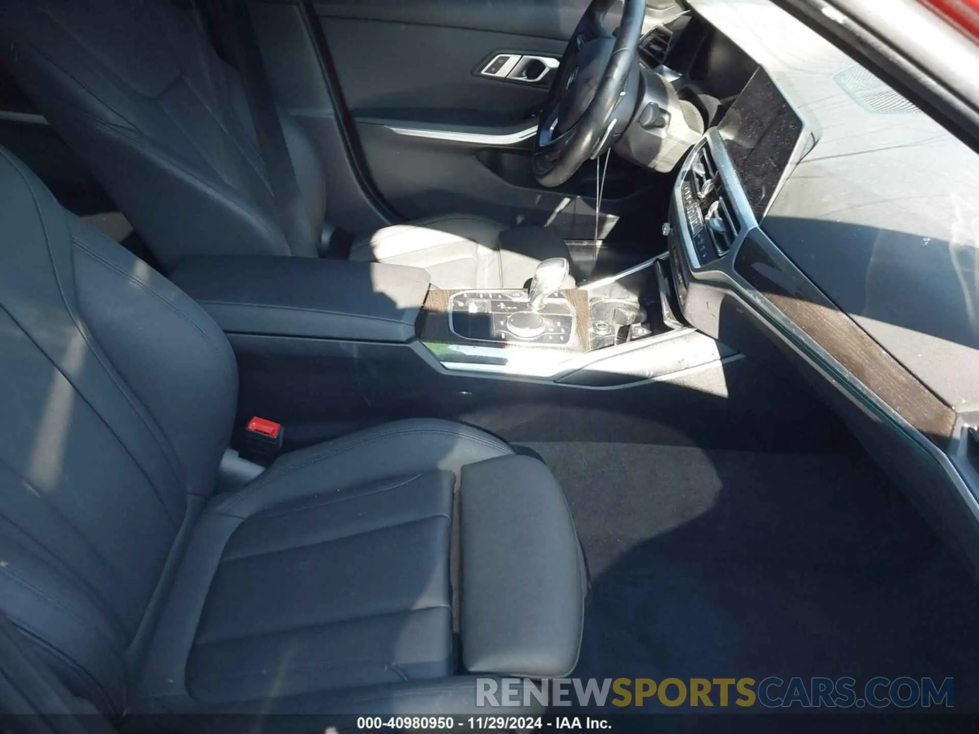 5 Photograph of a damaged car 3MW5R7J06M8B48407 BMW 330I 2021