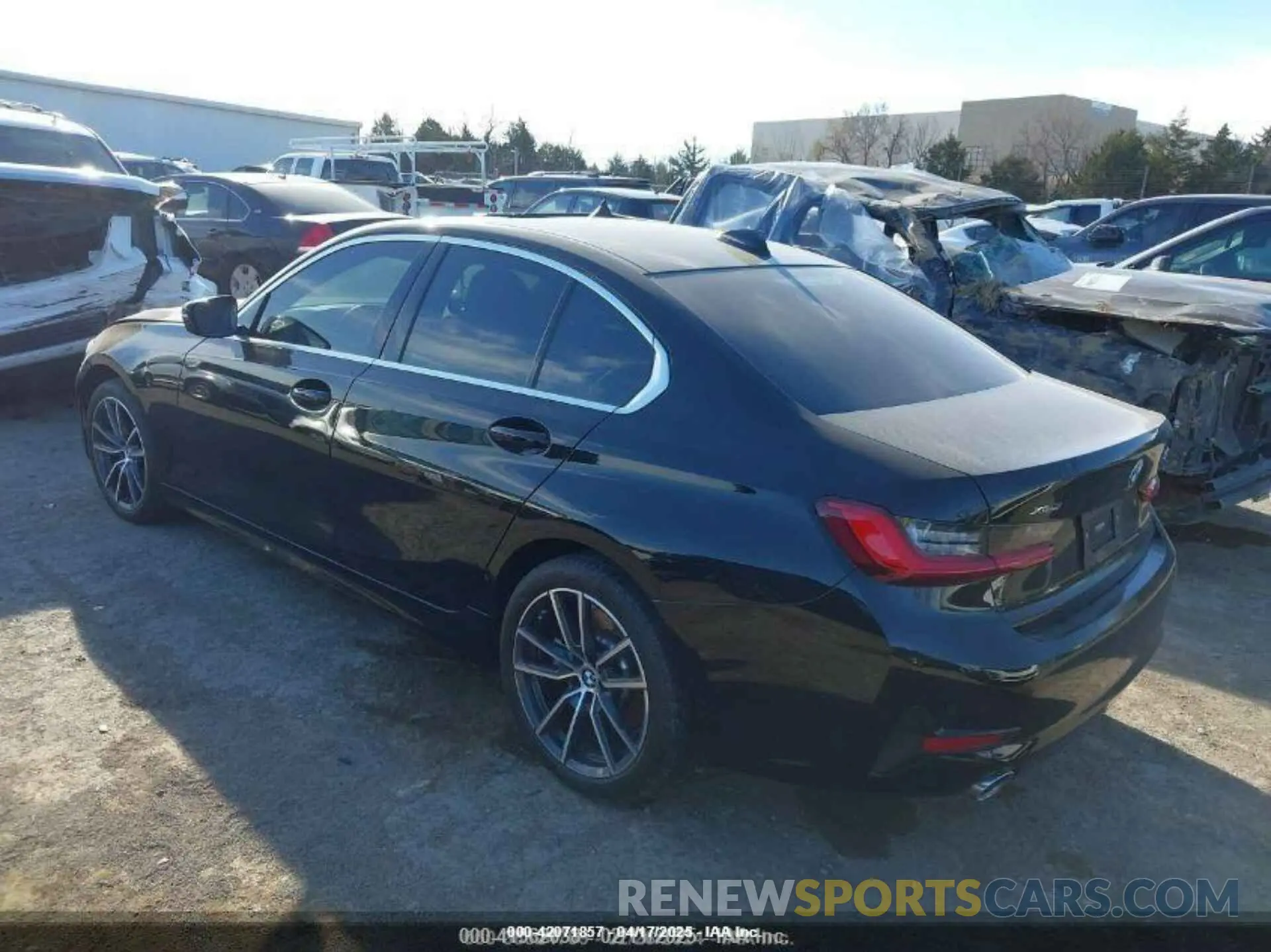 3 Photograph of a damaged car 3MW5R7J06M8C13448 BMW 330I 2021