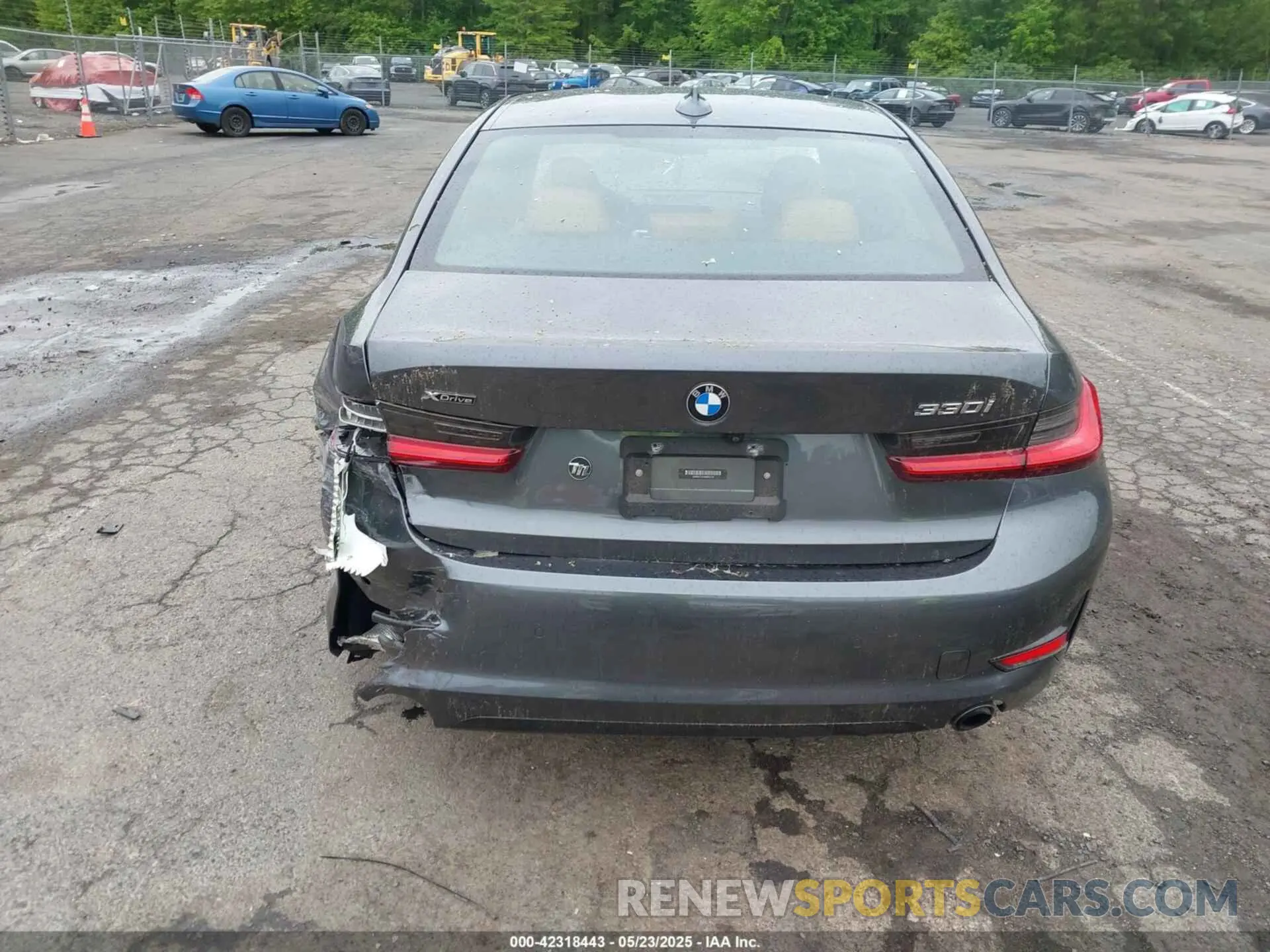 16 Photograph of a damaged car 3MW5R7J07M8B65104 BMW 330I 2021