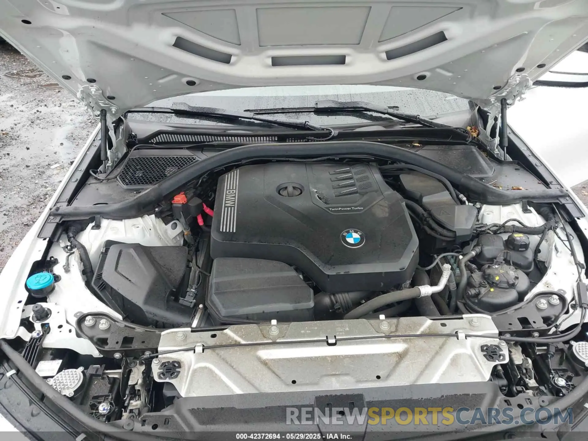 10 Photograph of a damaged car 3MW5R7J07M8B73428 BMW 330I 2021