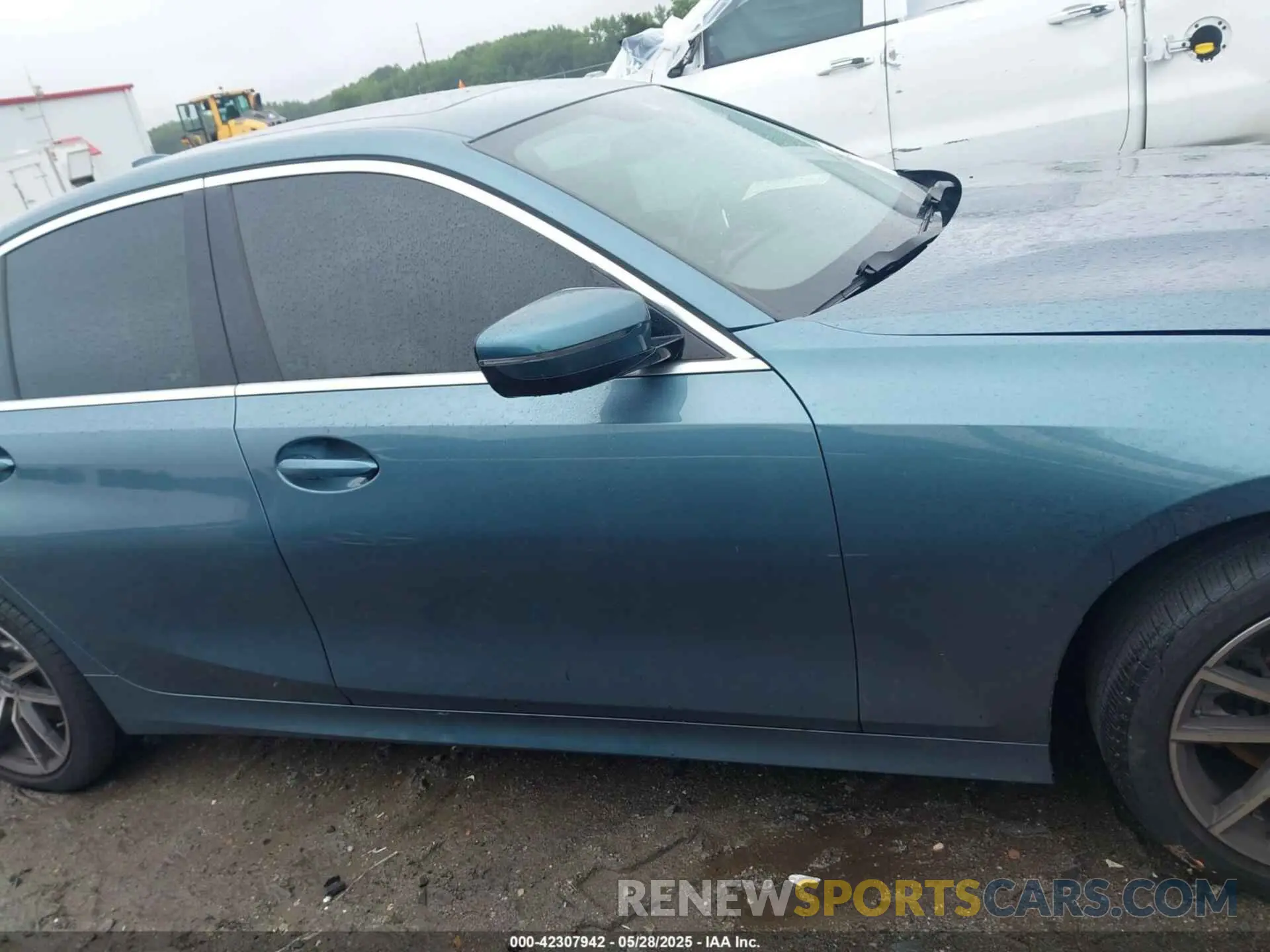 14 Photograph of a damaged car 3MW5R7J07M8C10347 BMW 330I 2021