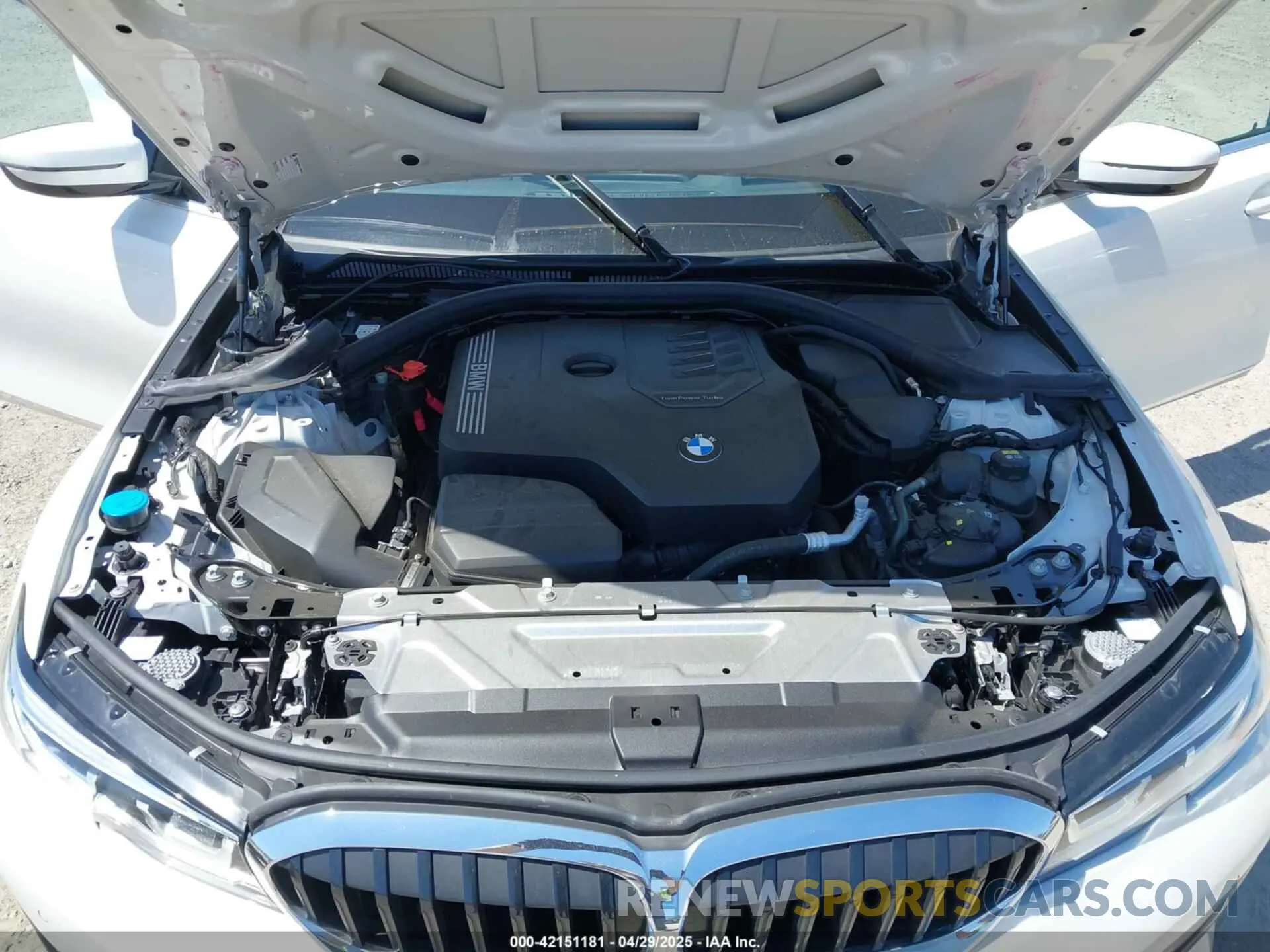 10 Photograph of a damaged car 3MW5R7J08M8B64656 BMW 330I 2021