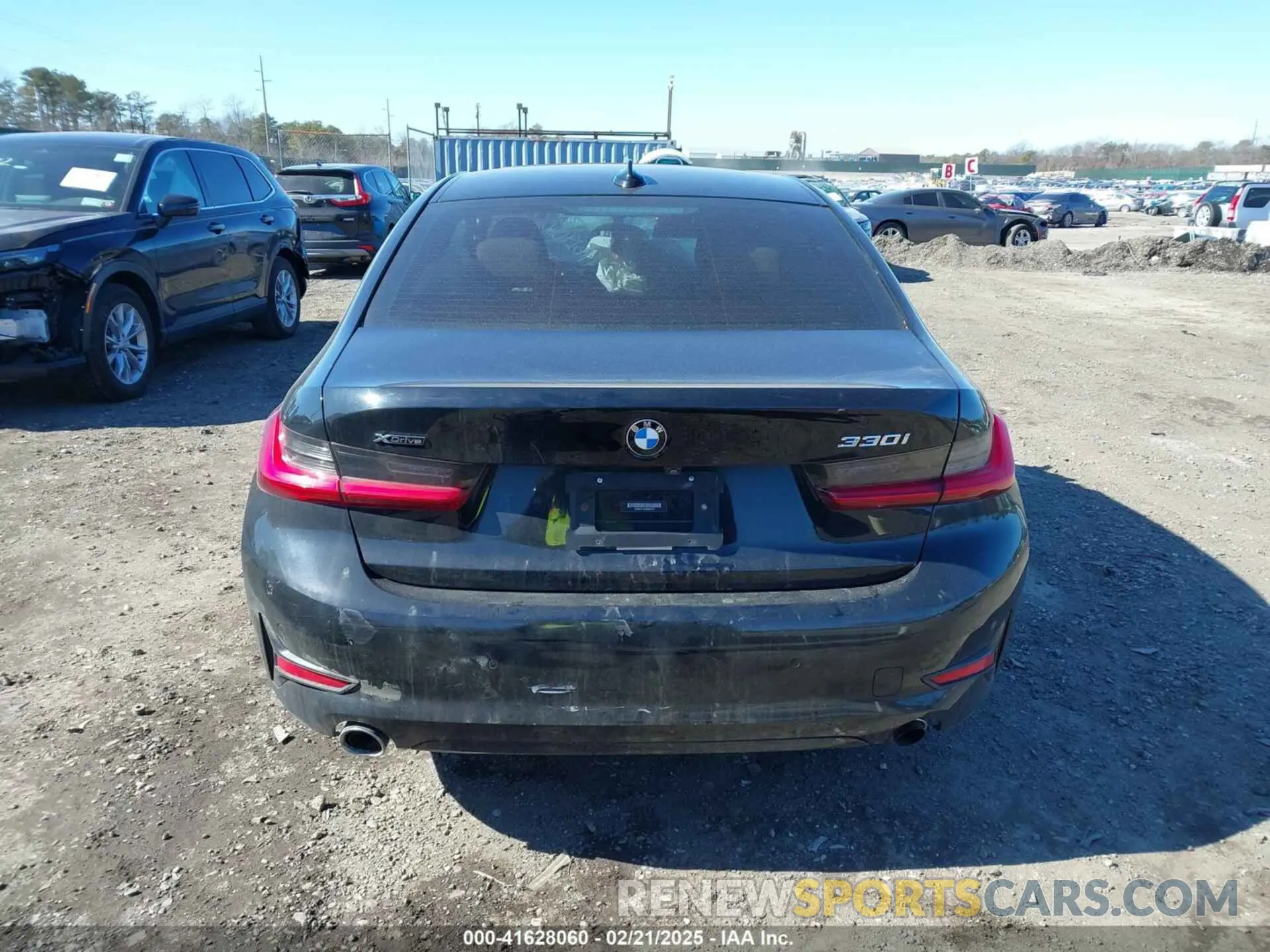 16 Photograph of a damaged car 3MW5R7J08M8B81635 BMW 330I 2021