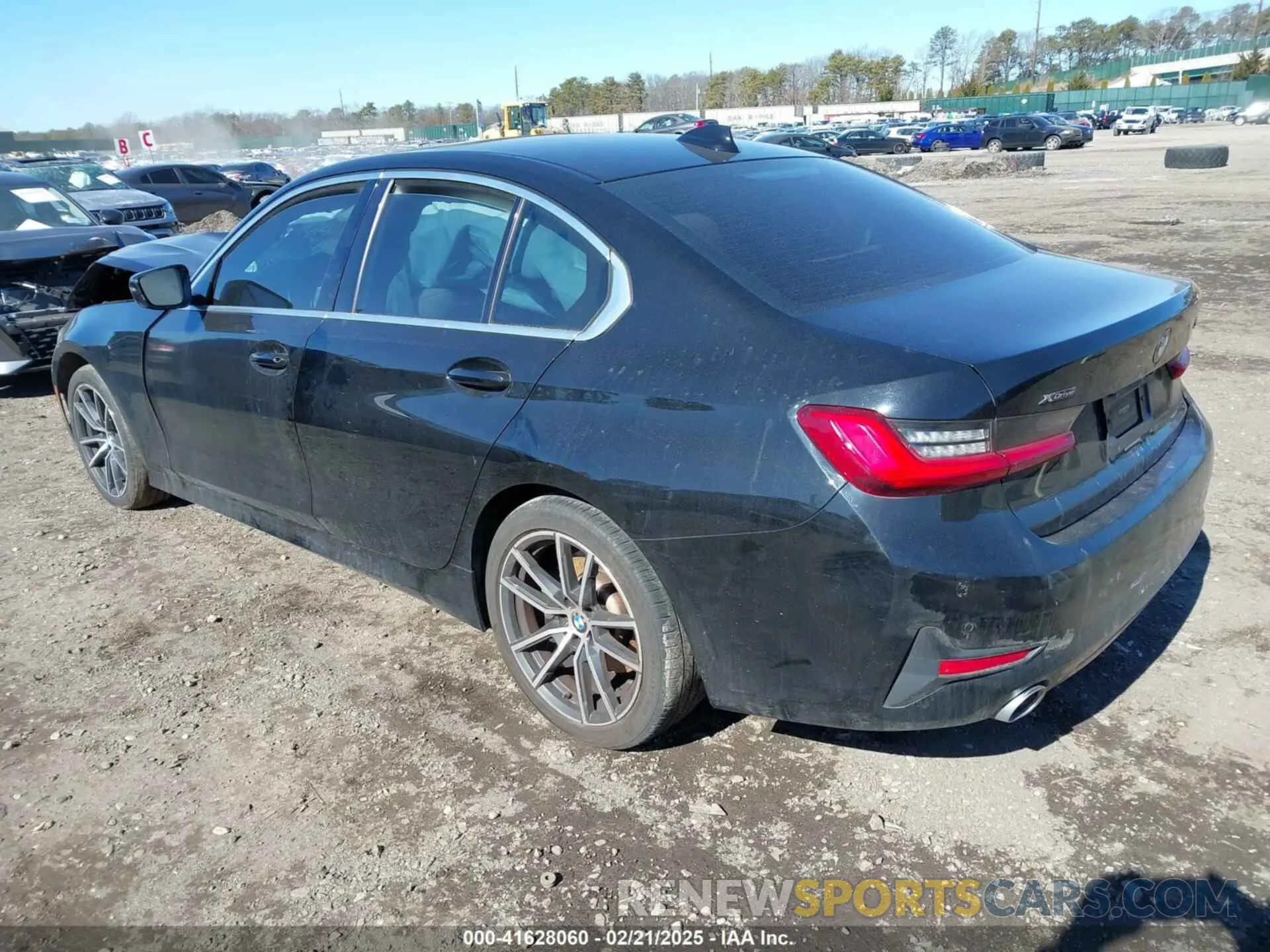 3 Photograph of a damaged car 3MW5R7J08M8B81635 BMW 330I 2021