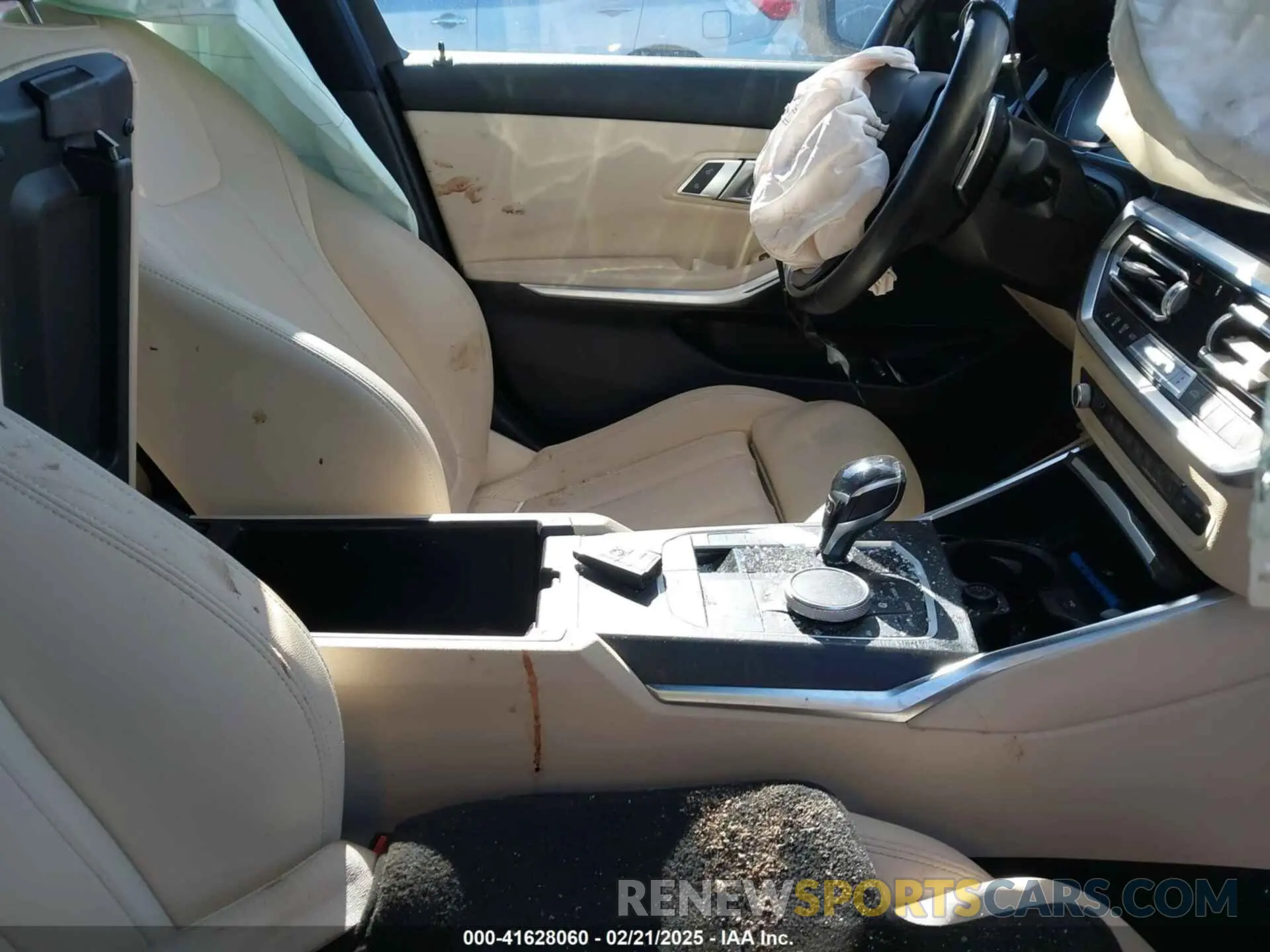 5 Photograph of a damaged car 3MW5R7J08M8B81635 BMW 330I 2021