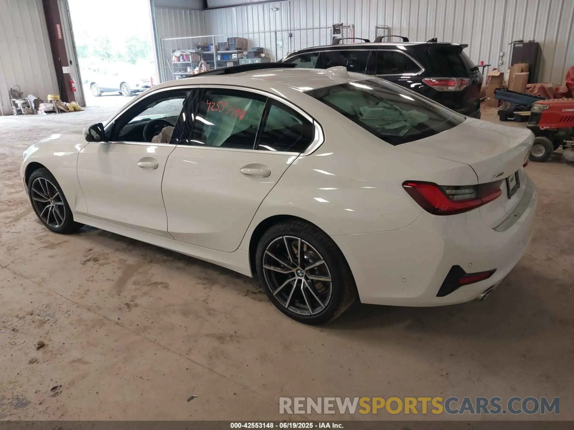 3 Photograph of a damaged car 3MW5R7J08M8B81988 BMW 330I 2021